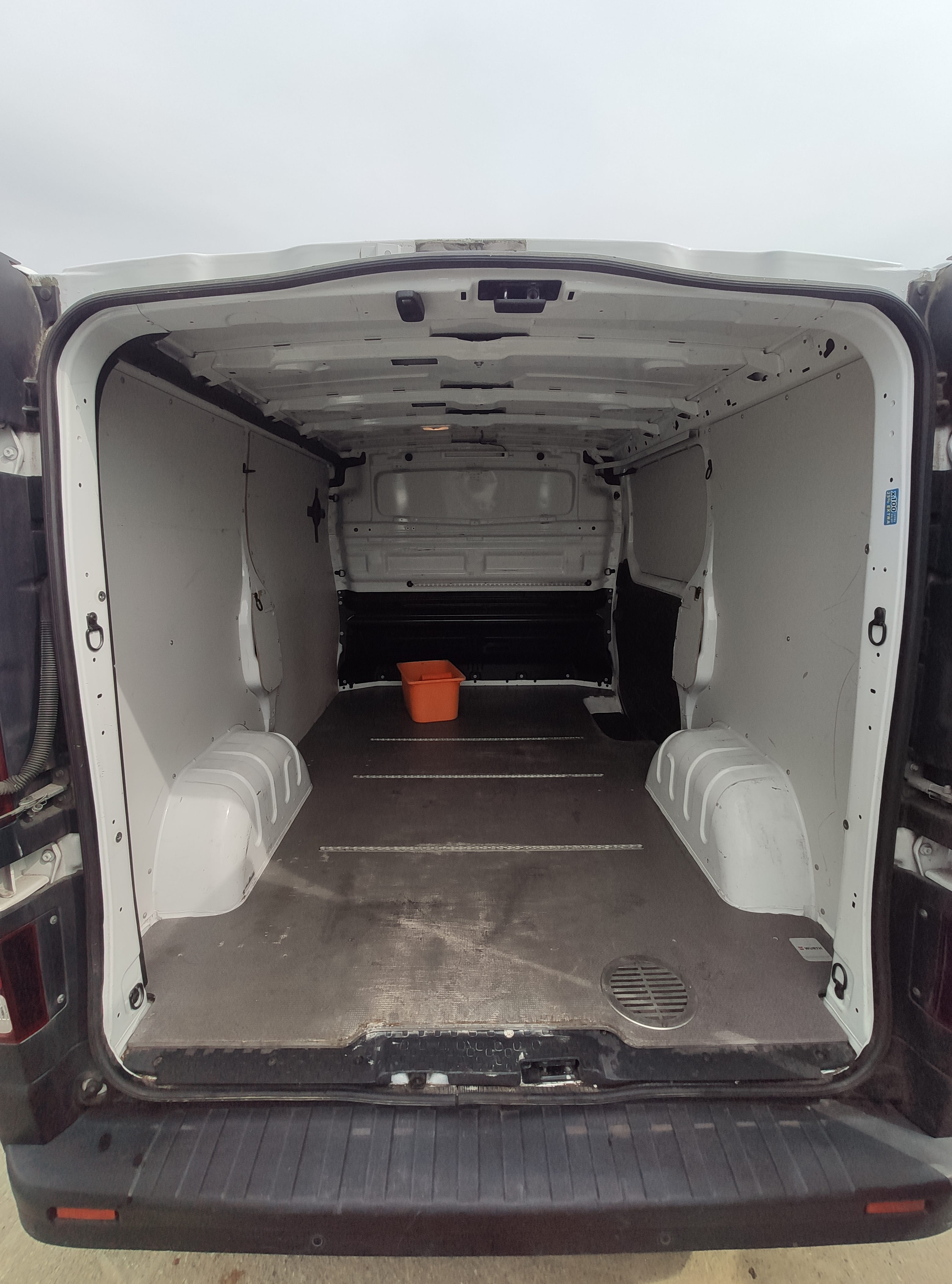 Opel Vivaro Fourgon avec Entrée audio / iPod