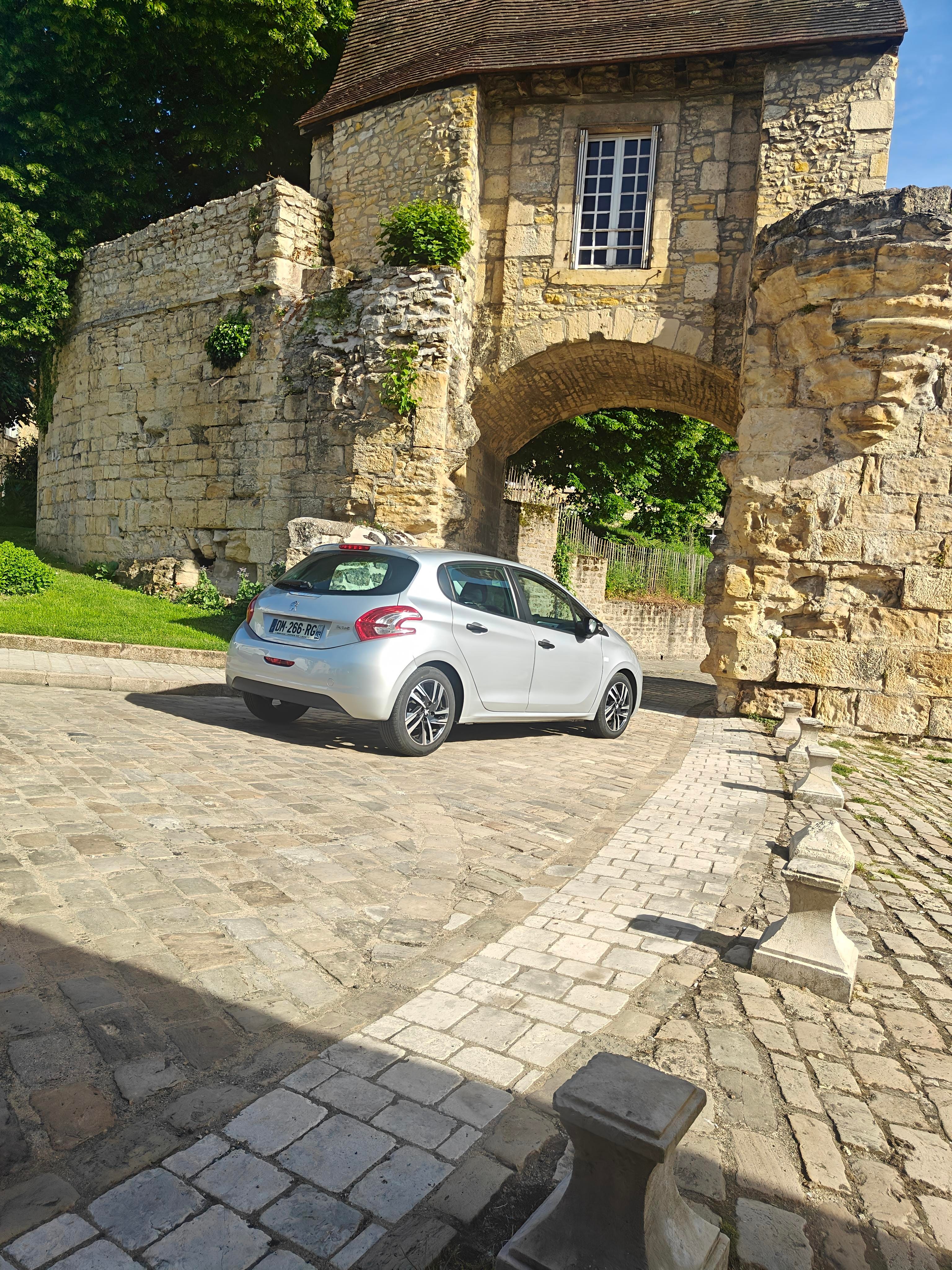 Peugeot 208 avec Régulateur de vitesse