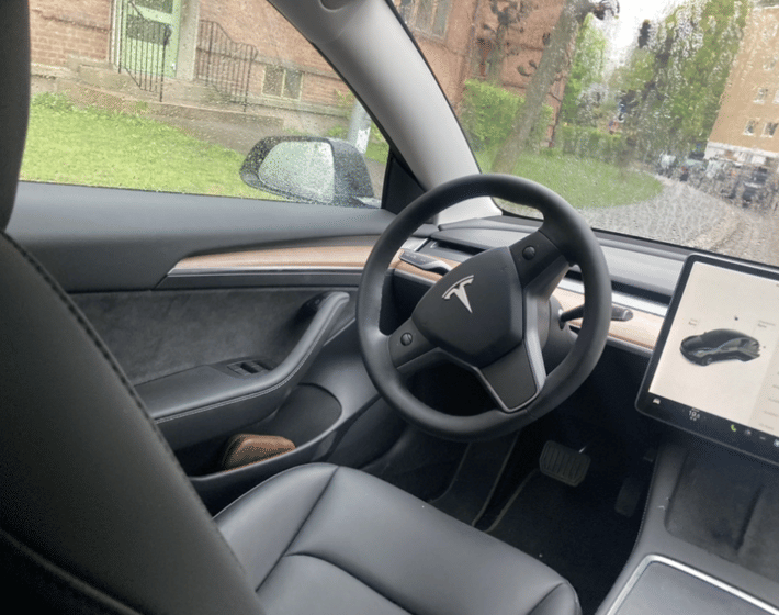 Tesla Model 3 med Bluetooth audio