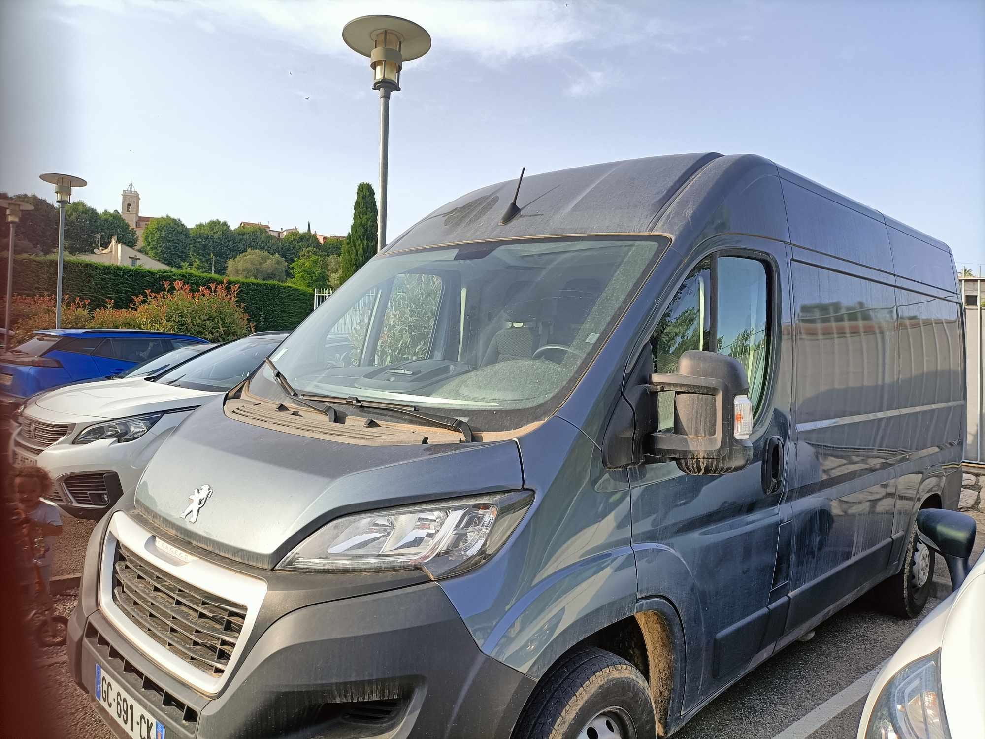 Peugeot Boxer avec Climatisation