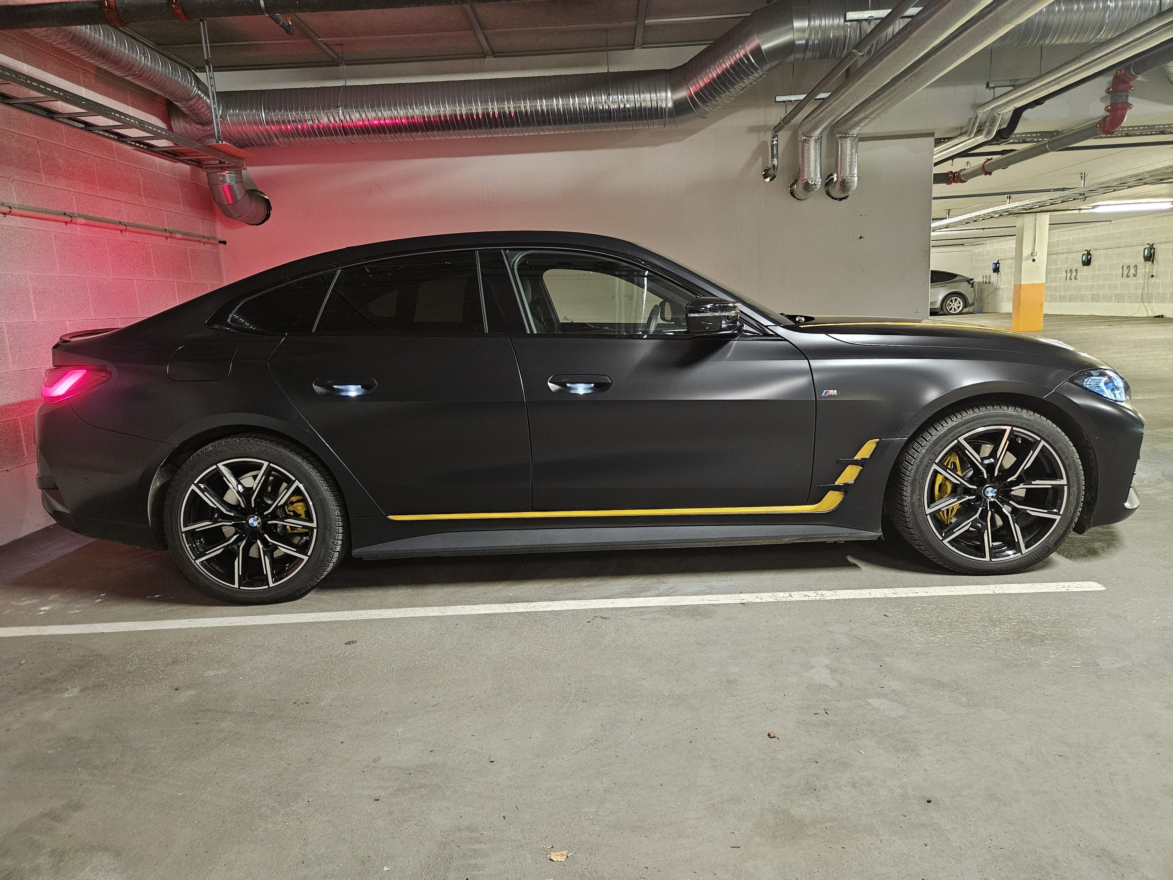 BMW i4 M50 with Air conditioning
