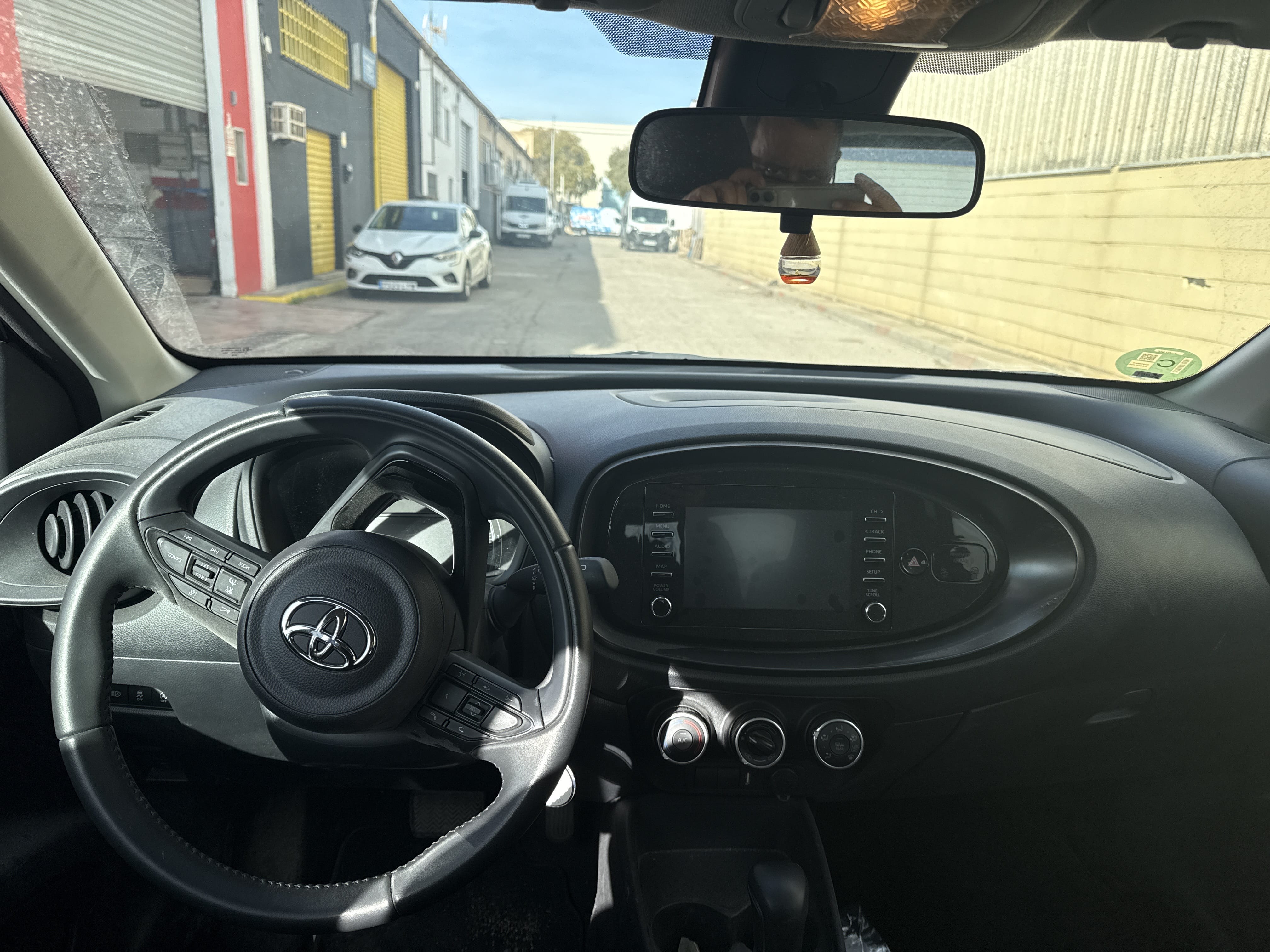 Toyota Aygo X con Silla infantil