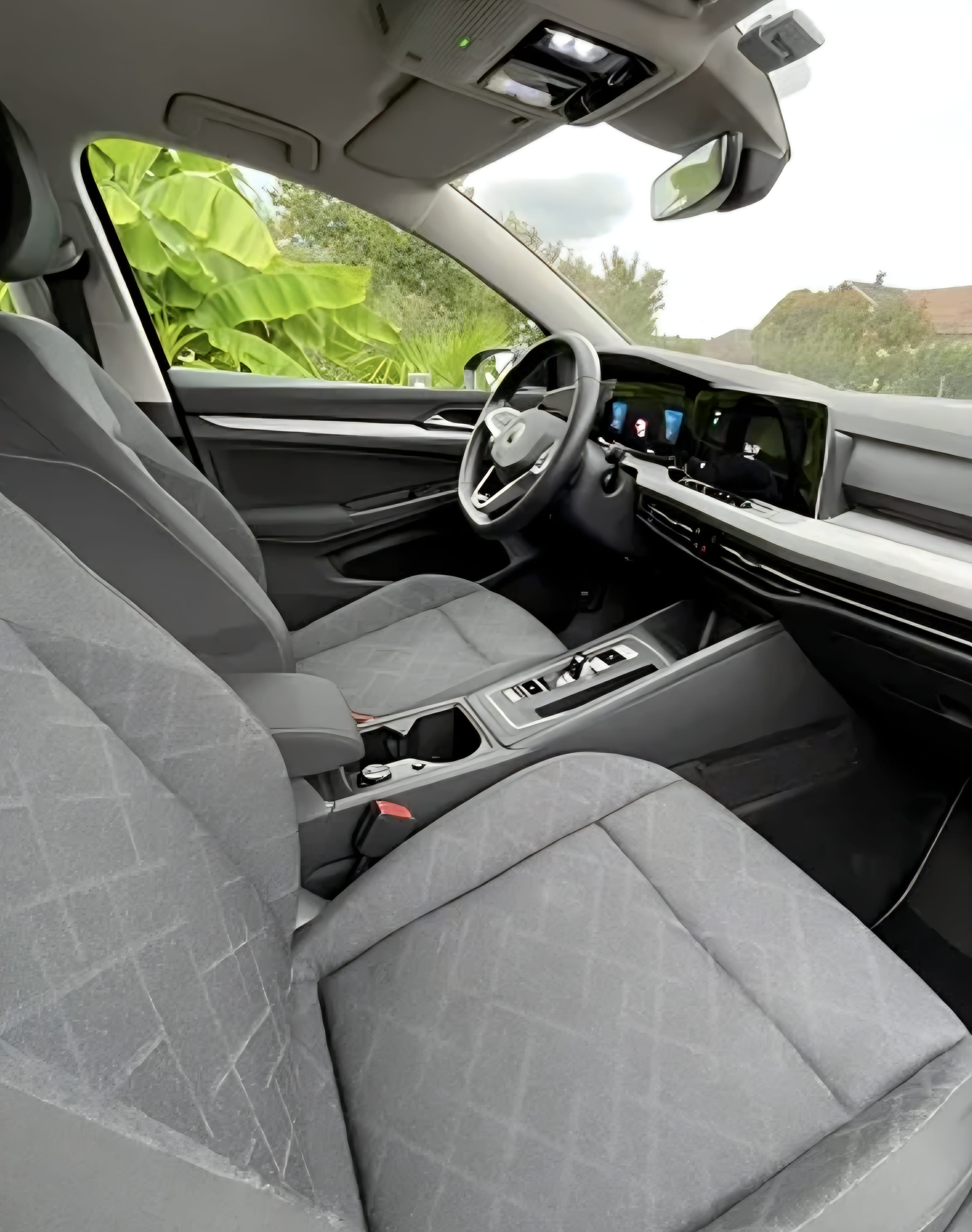 Volkswagen Golf avec GPS