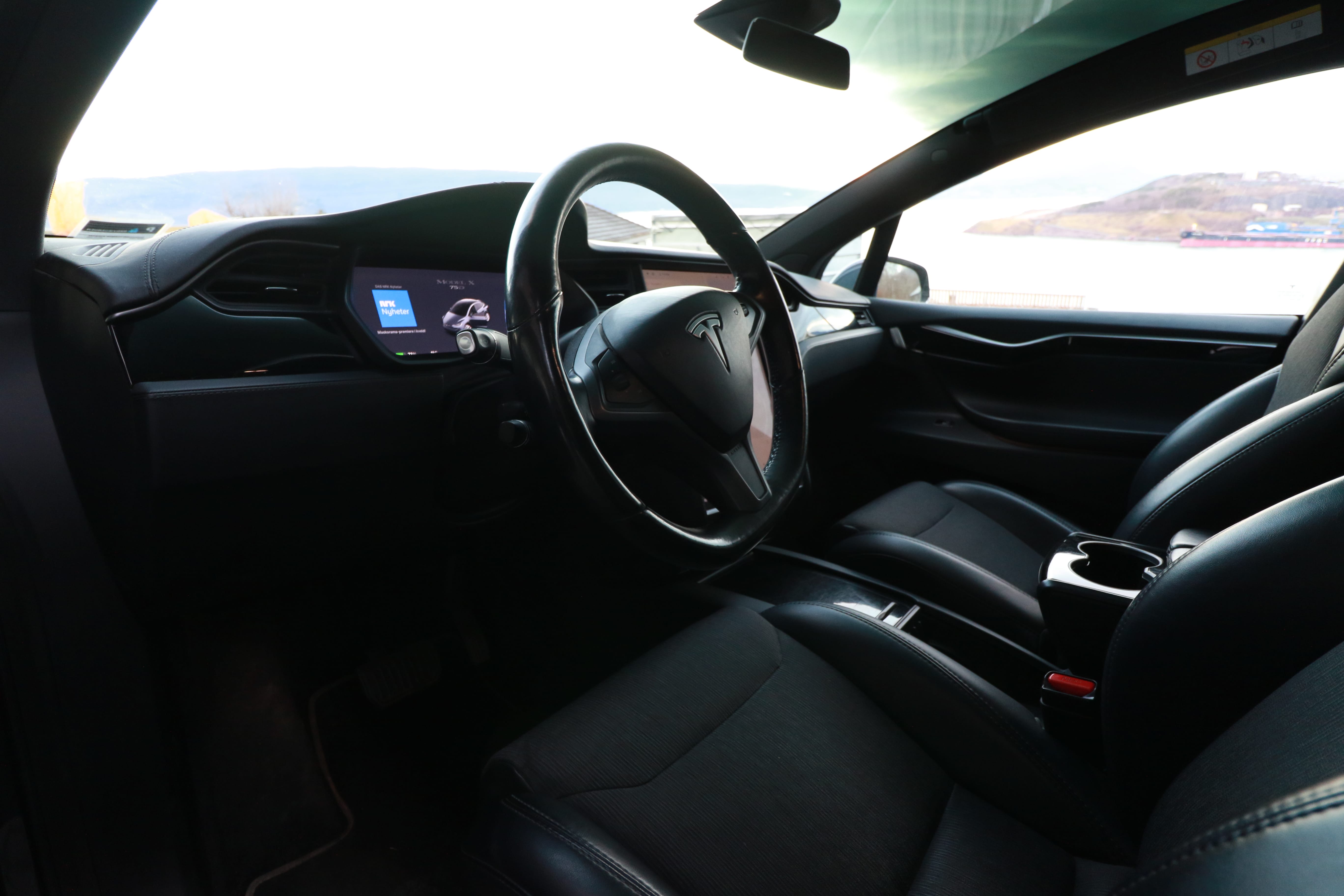 Tesla Model X with Audio / iPod input