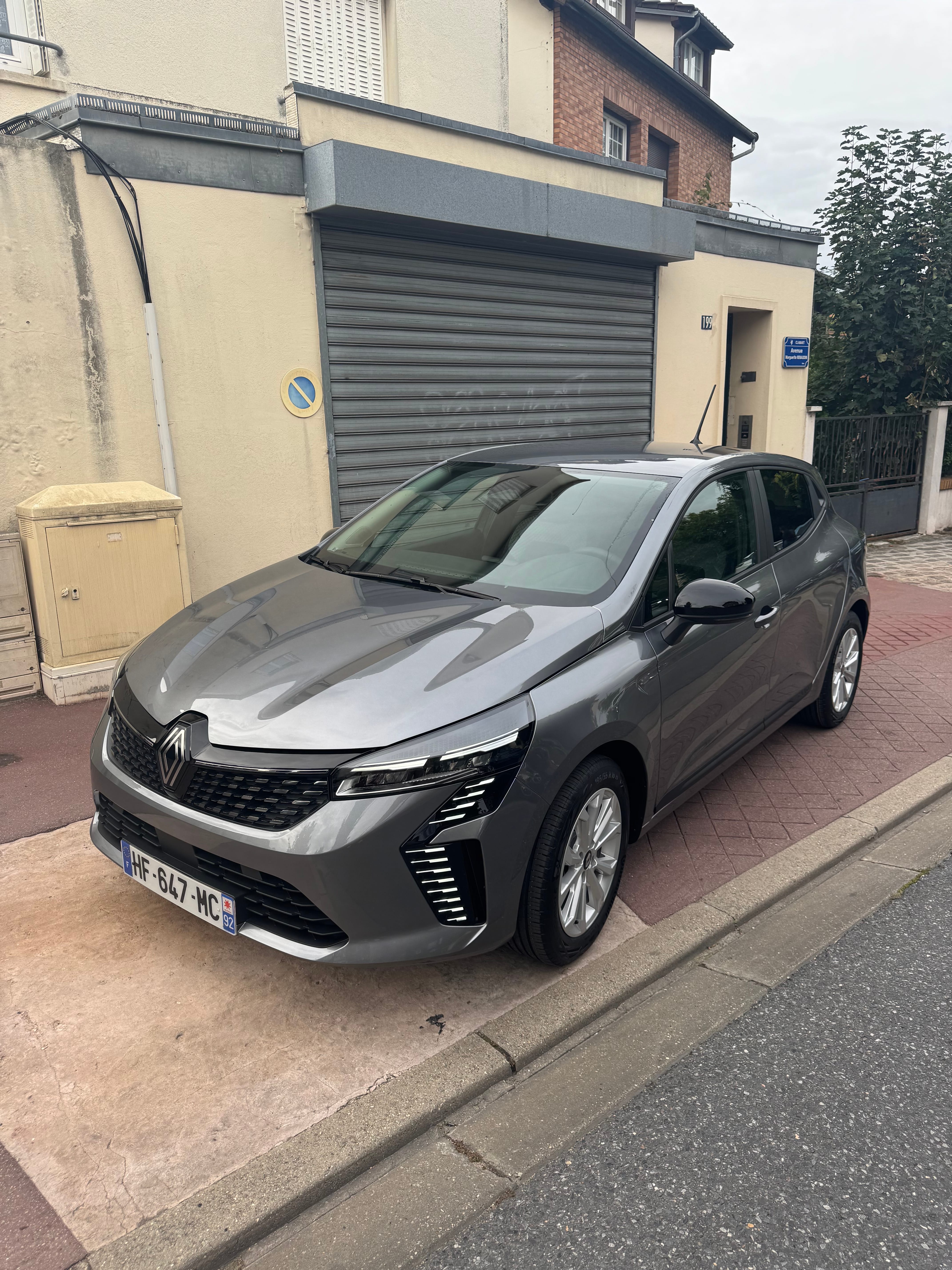 Renault Clio, 2025, Essence 95
