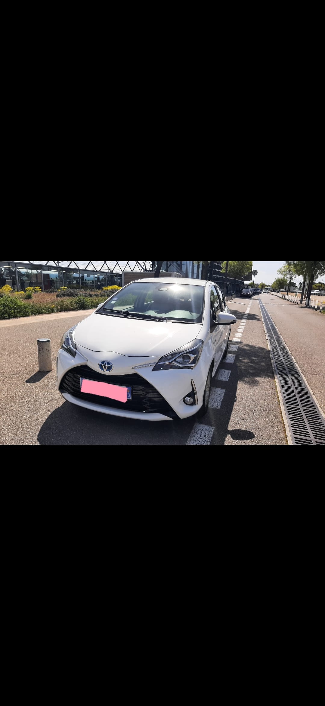 Toyota Yaris Hybride, 2018, Essence 95 / Electric (hybrid), automatic