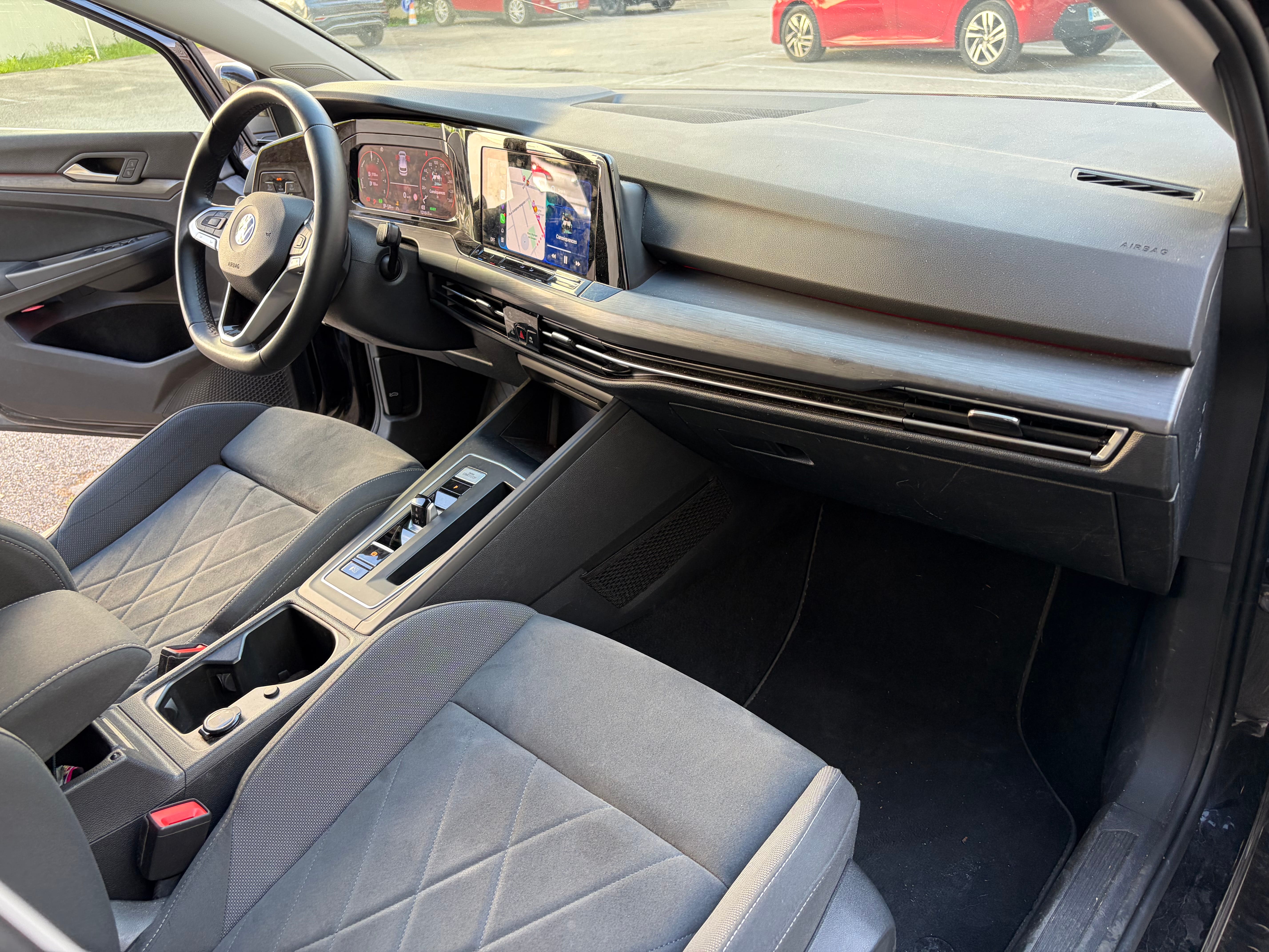 Volkswagen Golf avec Apple CarPlay