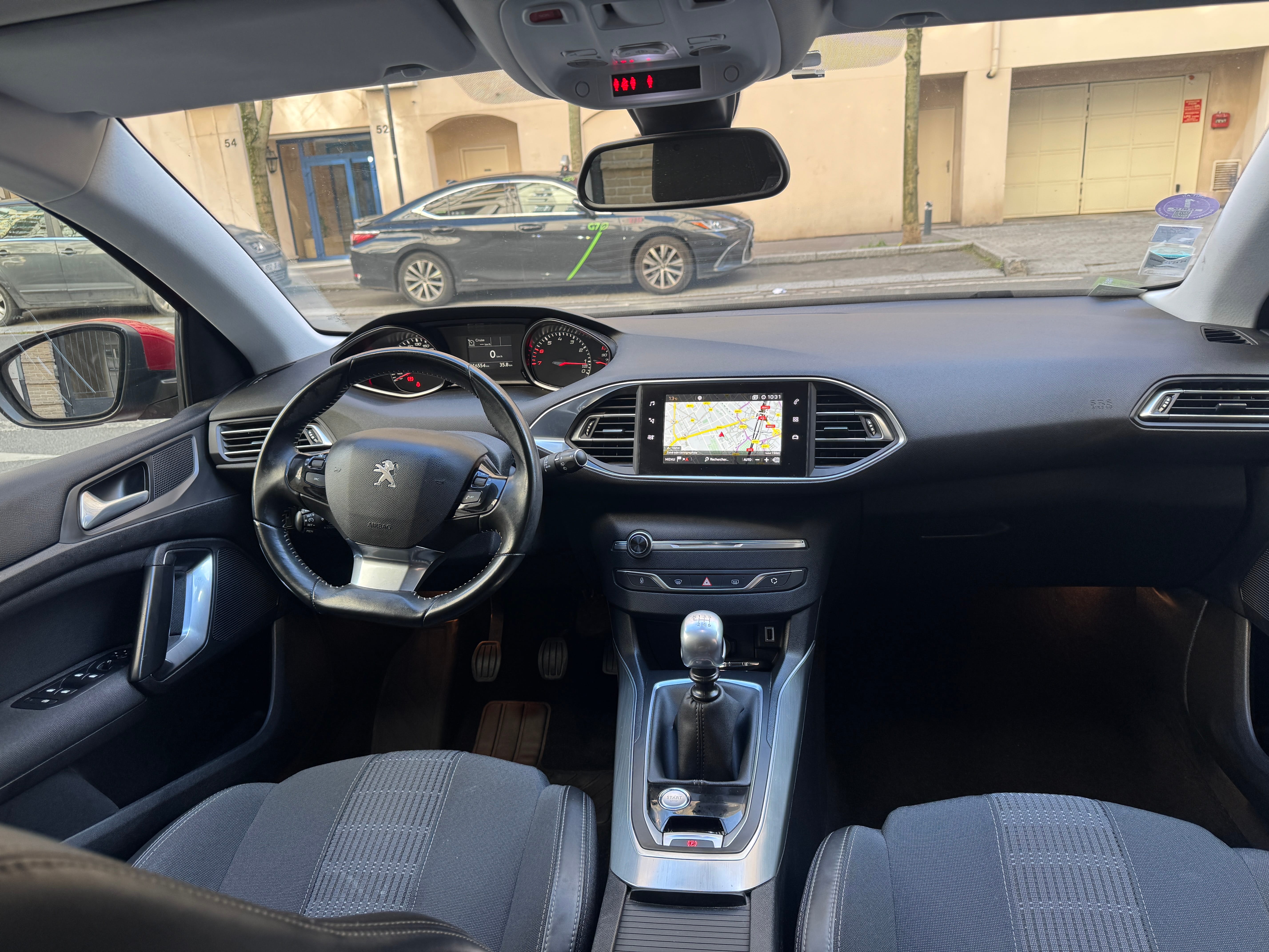 Peugeot 308 avec GPS