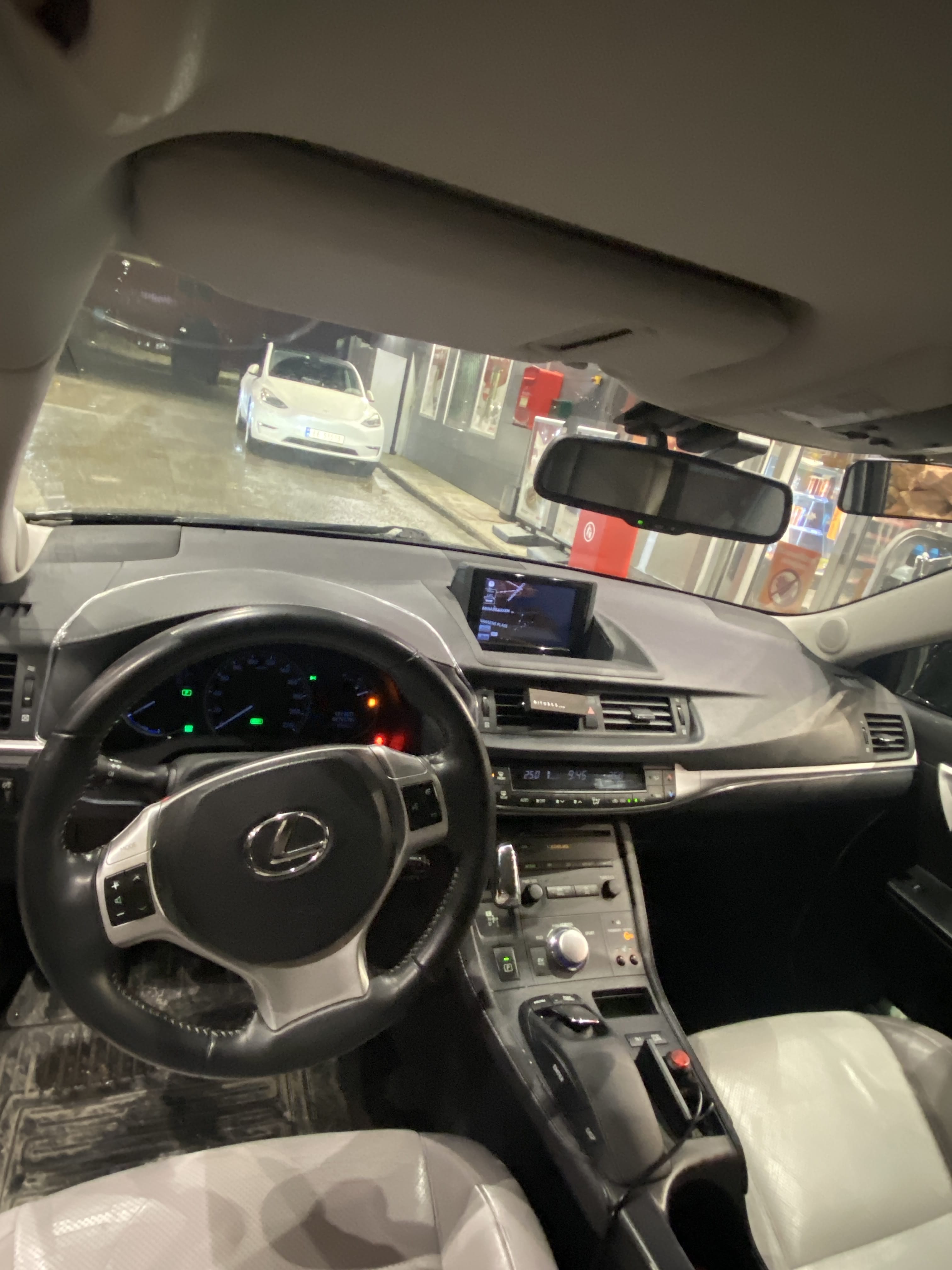 Lexus CT 200h met Cruise control