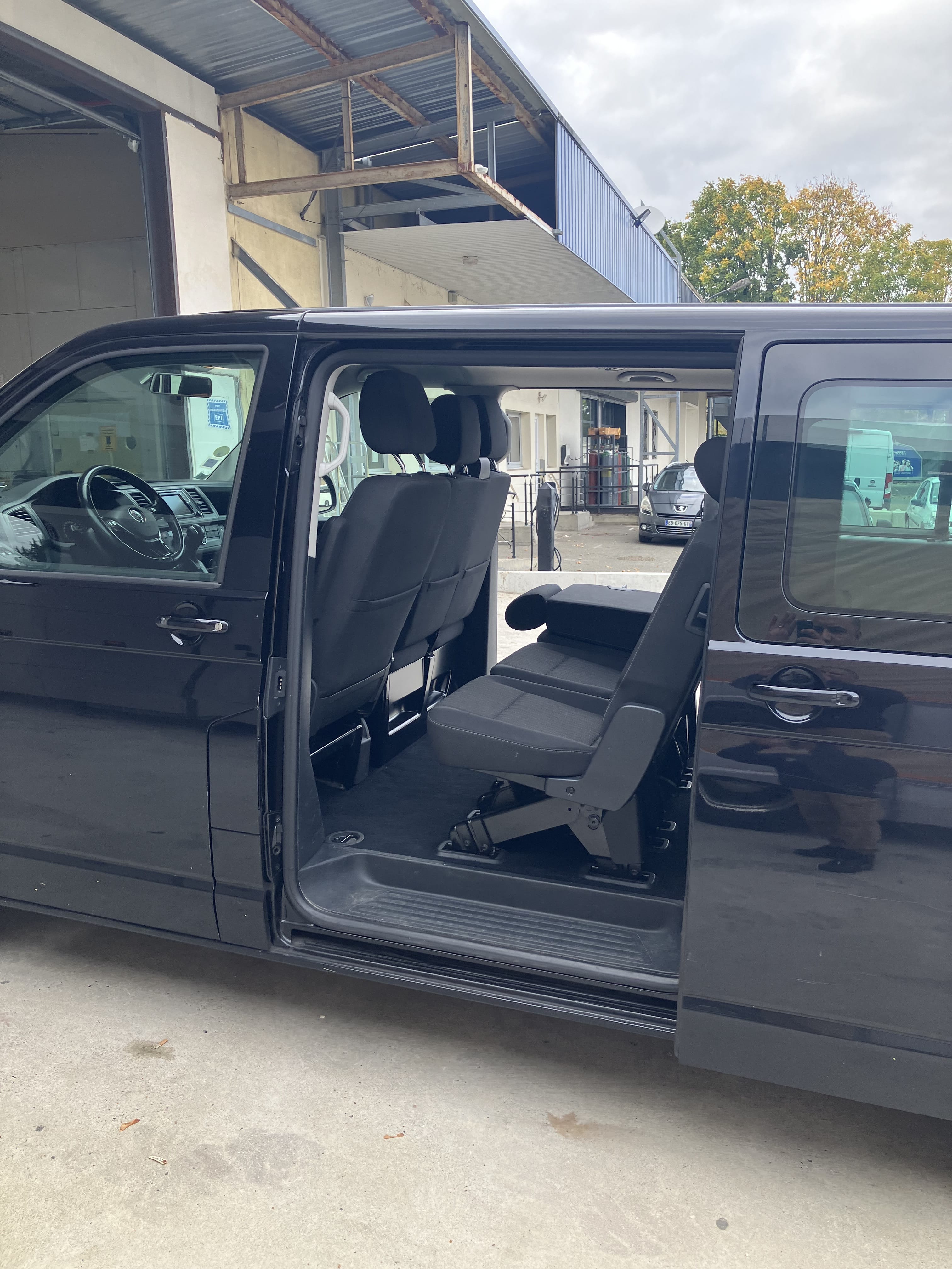 Volkswagen Caravelle 2.0 TDI 9 places BVA avec Audio Bluetooth