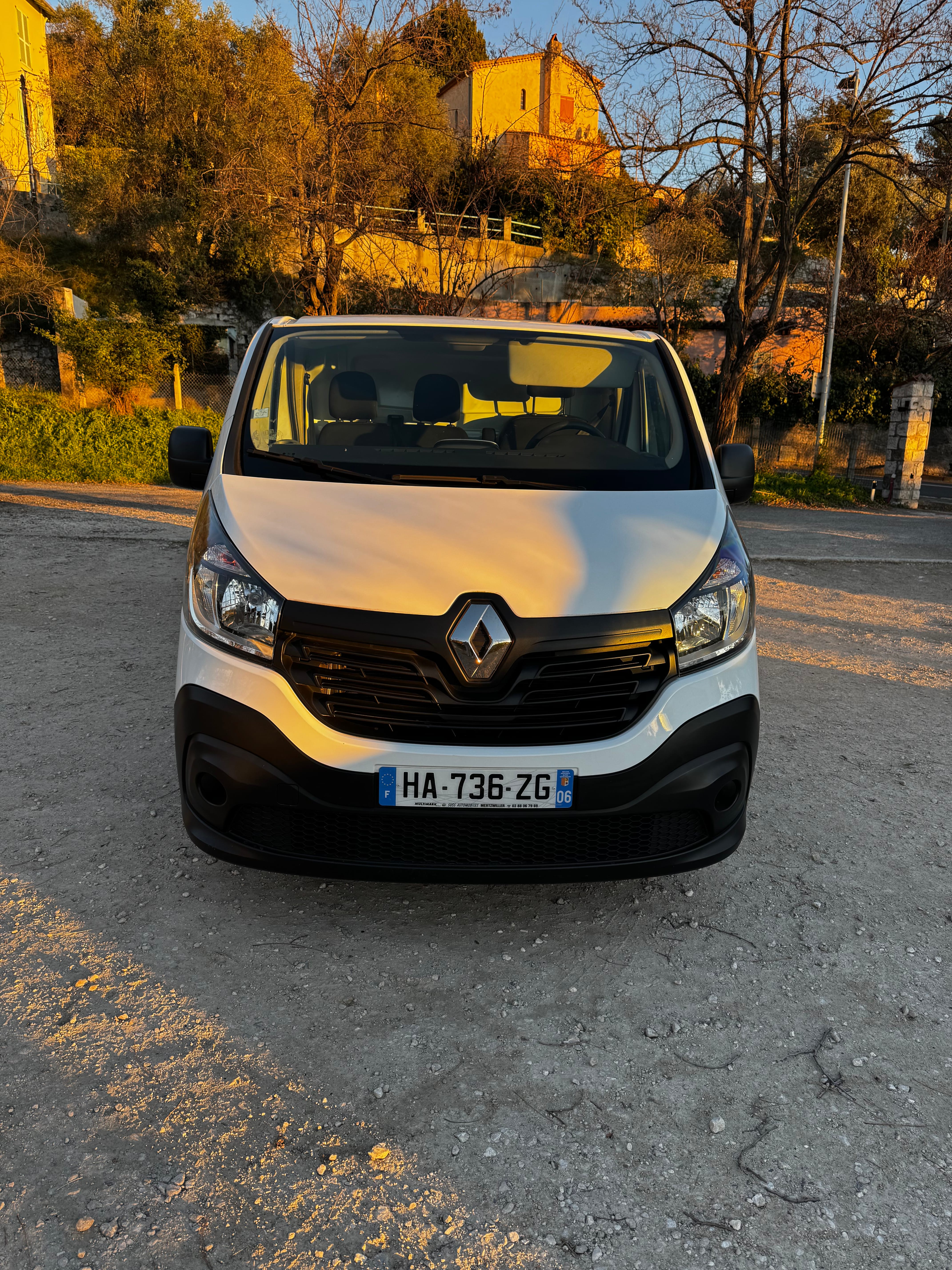 Renault Trafic mit Apple CarPlay