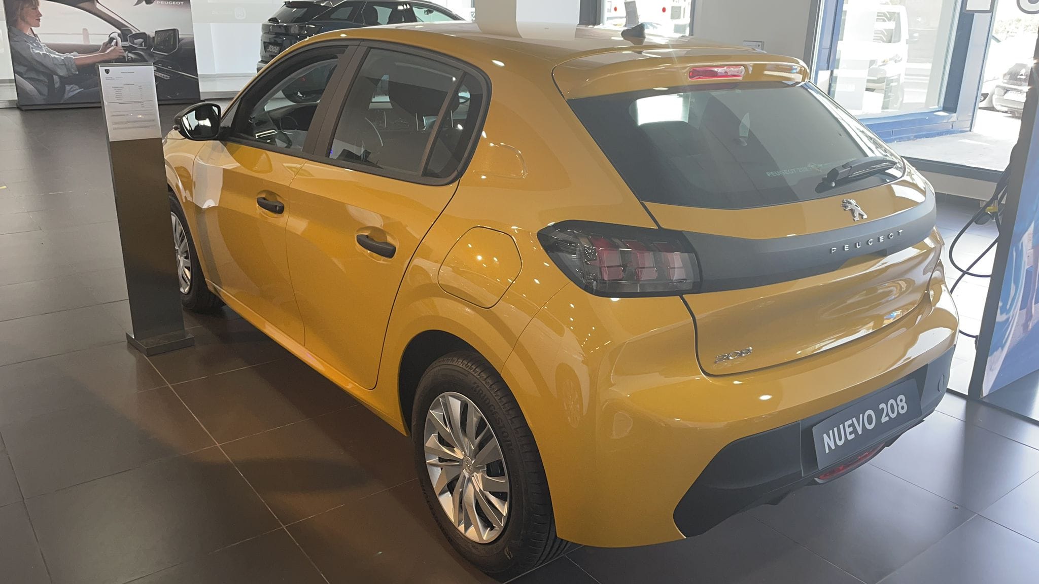 Peugeot 208 3193LPY con Control de velocidad