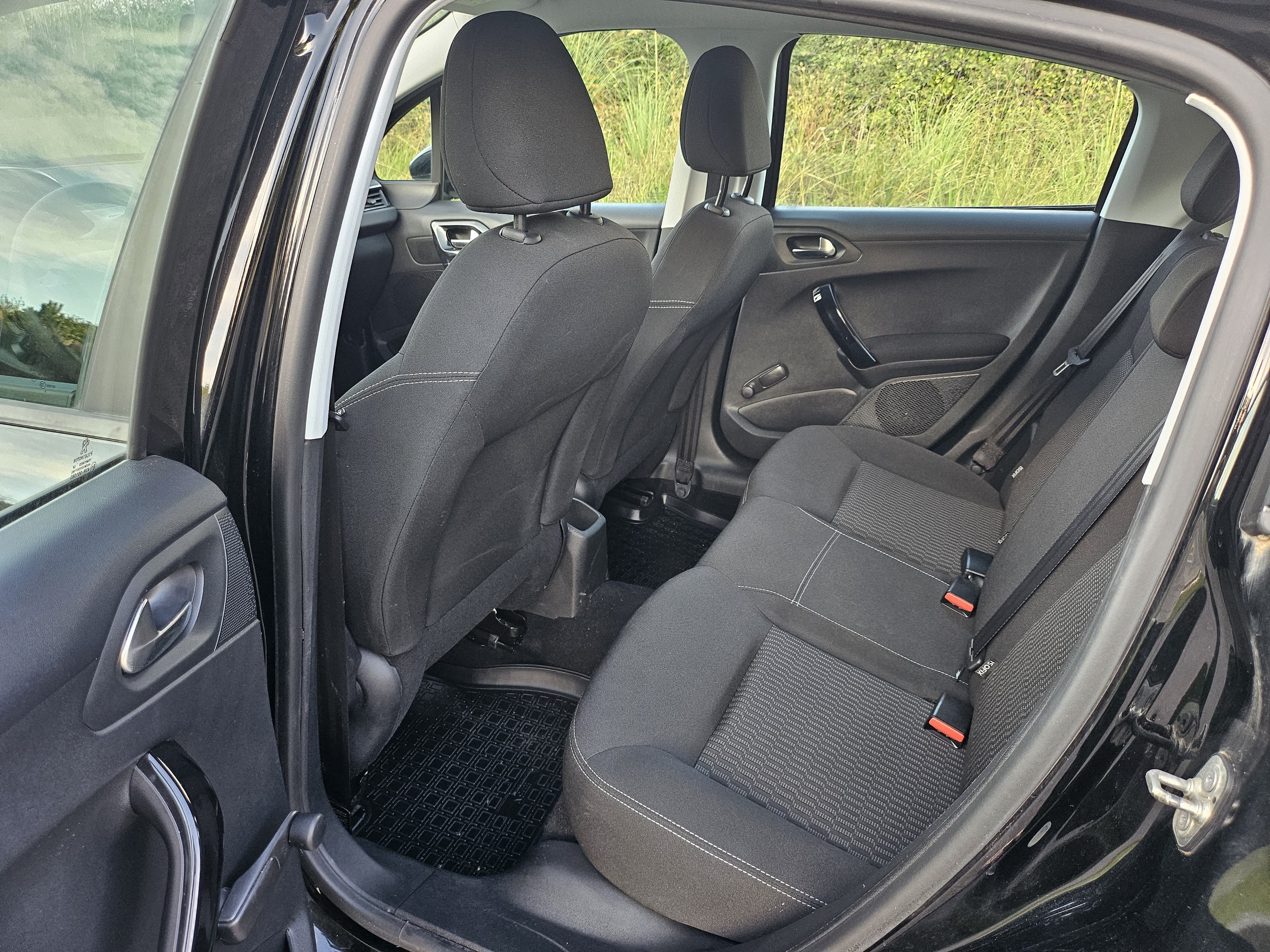 Peugeot 208 avec Entrée audio / iPod