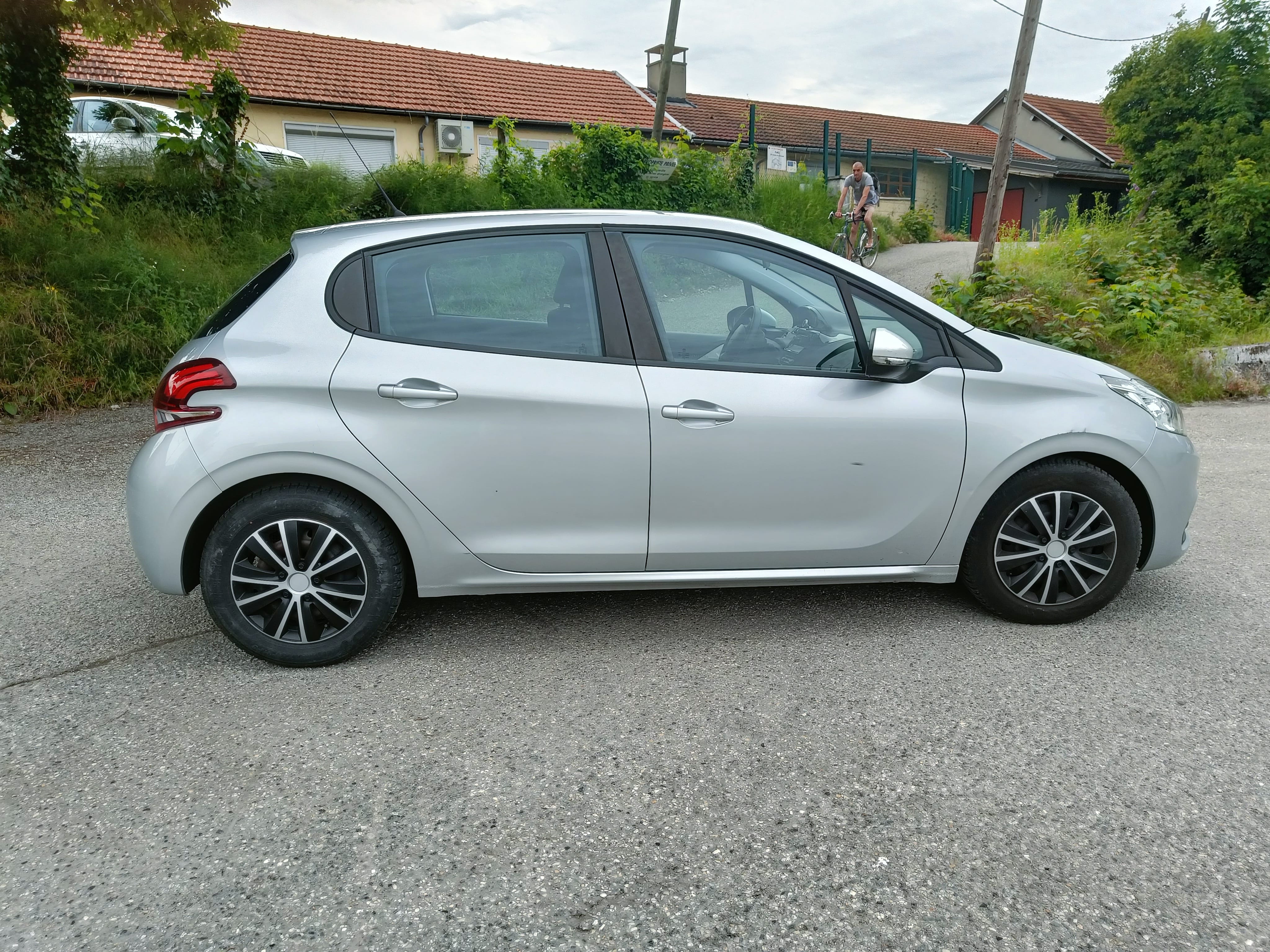 Peugeot 208 avec Climatisation
