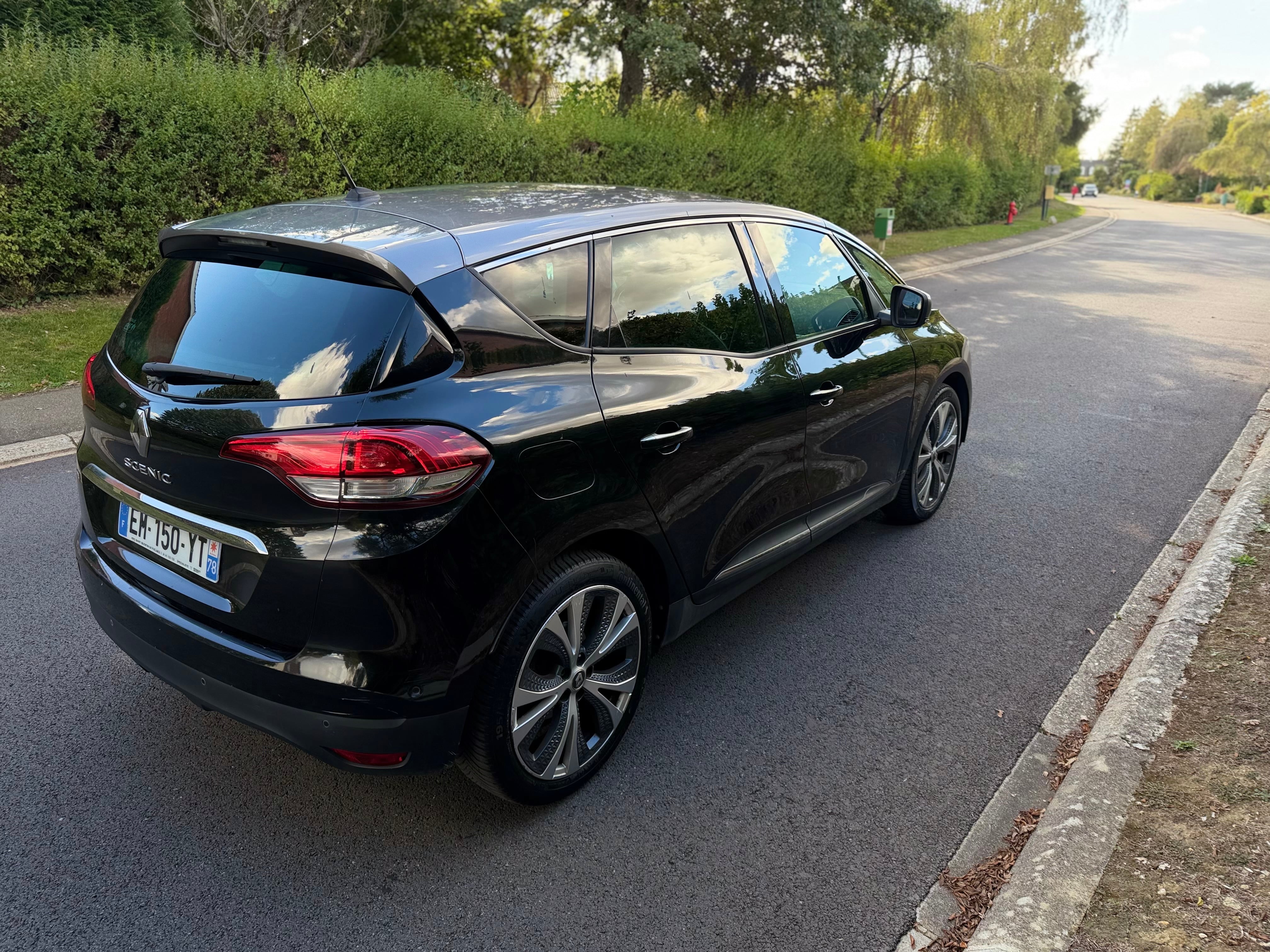 Renault Scenic with Backup camera