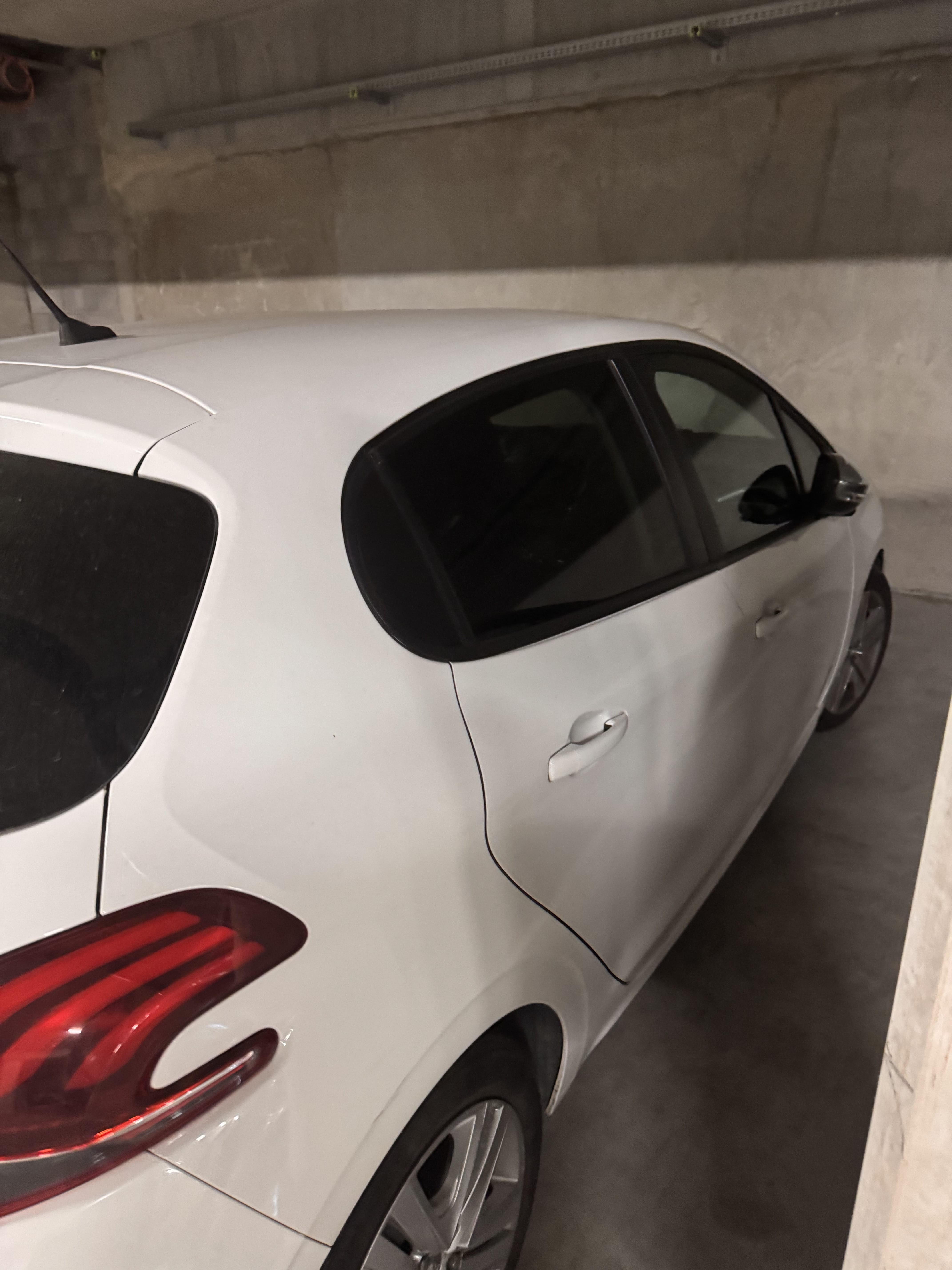 Peugeot 208 avec GPS