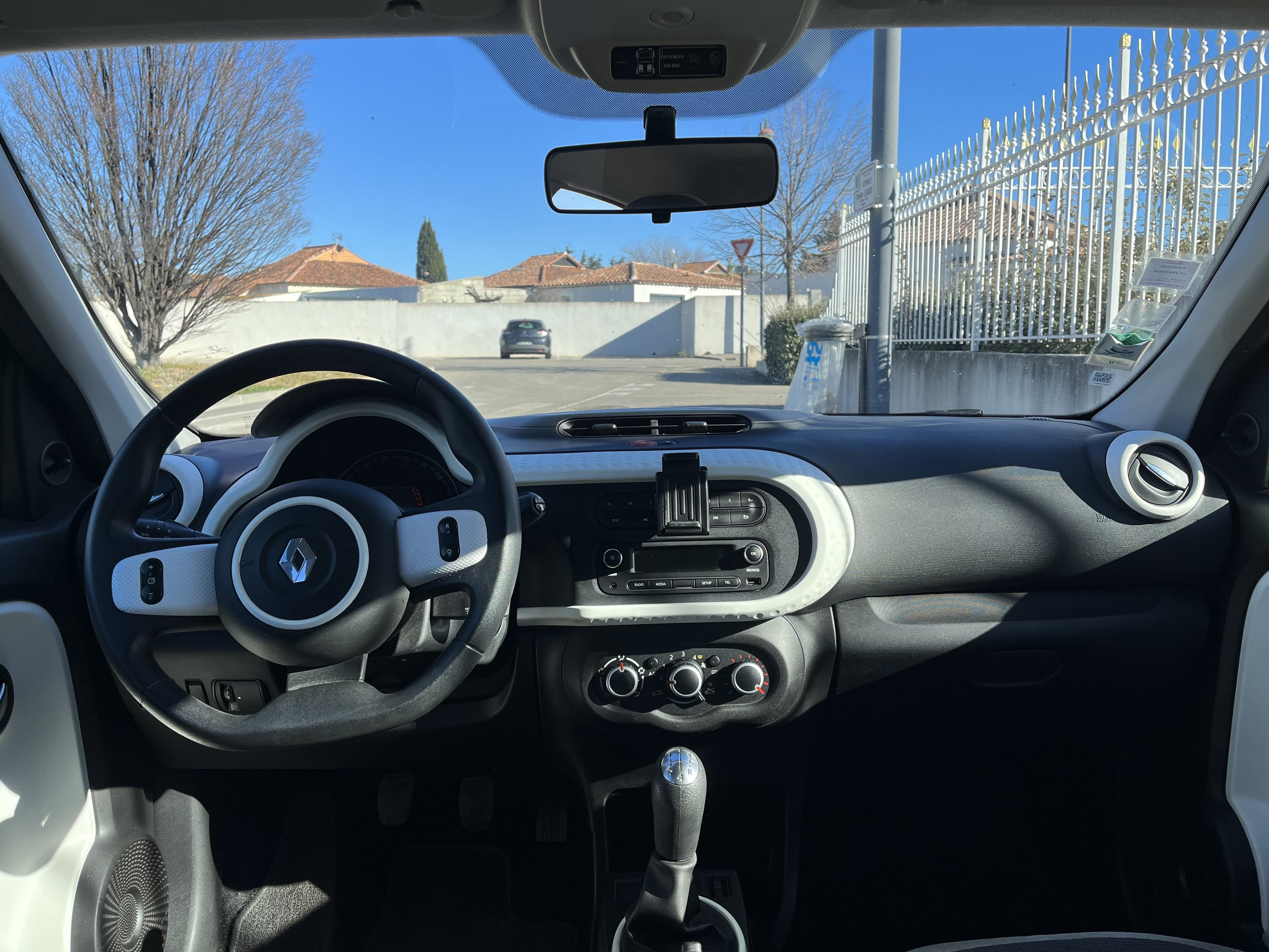 Renault Twingo III 1.0L 12V 69cv avec Entrée audio / iPod