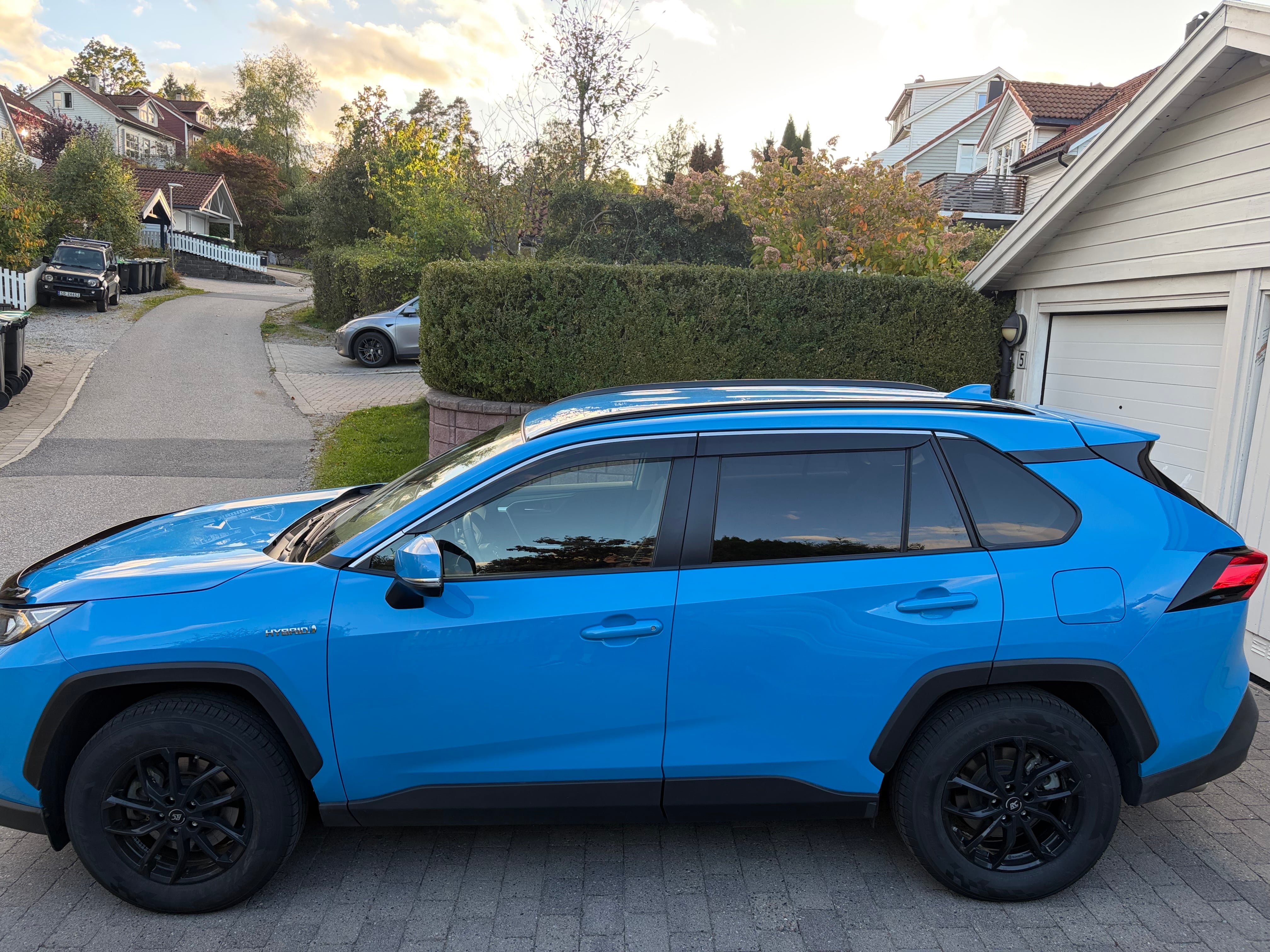 Toyota Rav4 Hybrid 2.5 Bensin Hybrid Automatgir AWD med Aircondition