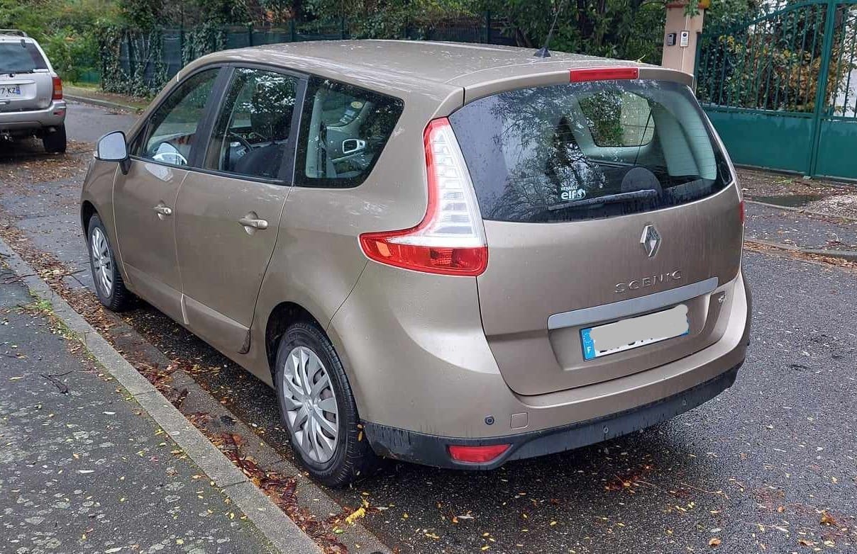 Renault Grand Scenic avec GPS