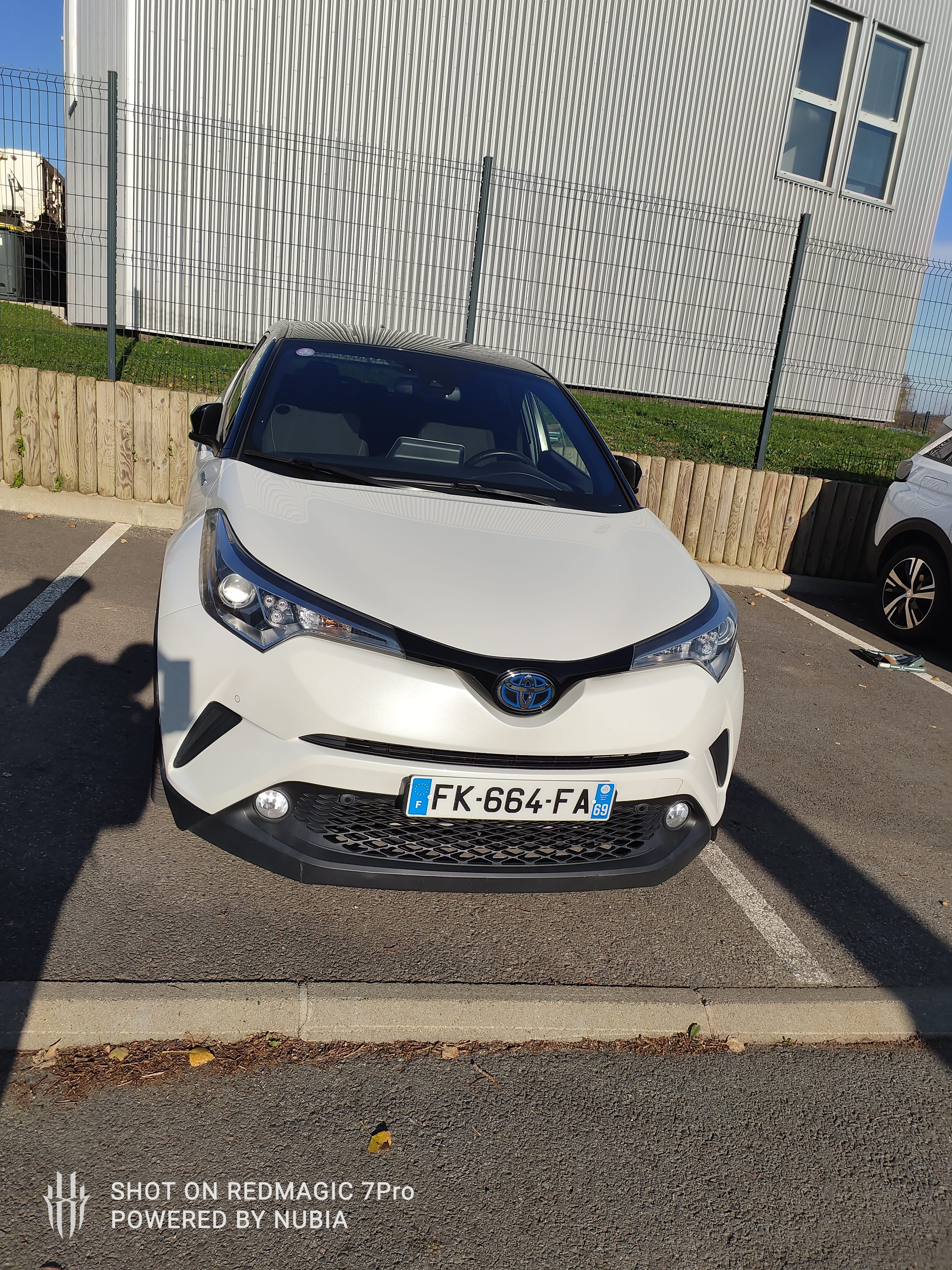 Toyota C-HR Hybrid avec GPS