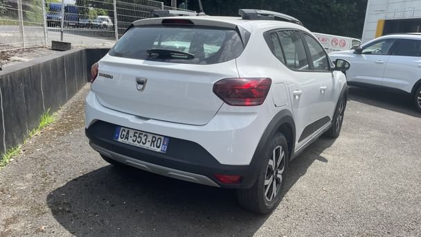 Dacia Sandero Stepway Véhicule premium près de l’aéroport, pour pro et vacanciers - À 3 min de l’aéroport avec Régulateur de vitesse