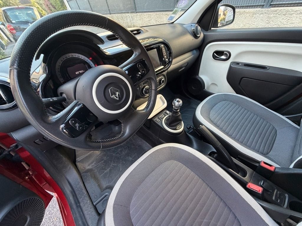 Renault Twingo III with Air conditioning