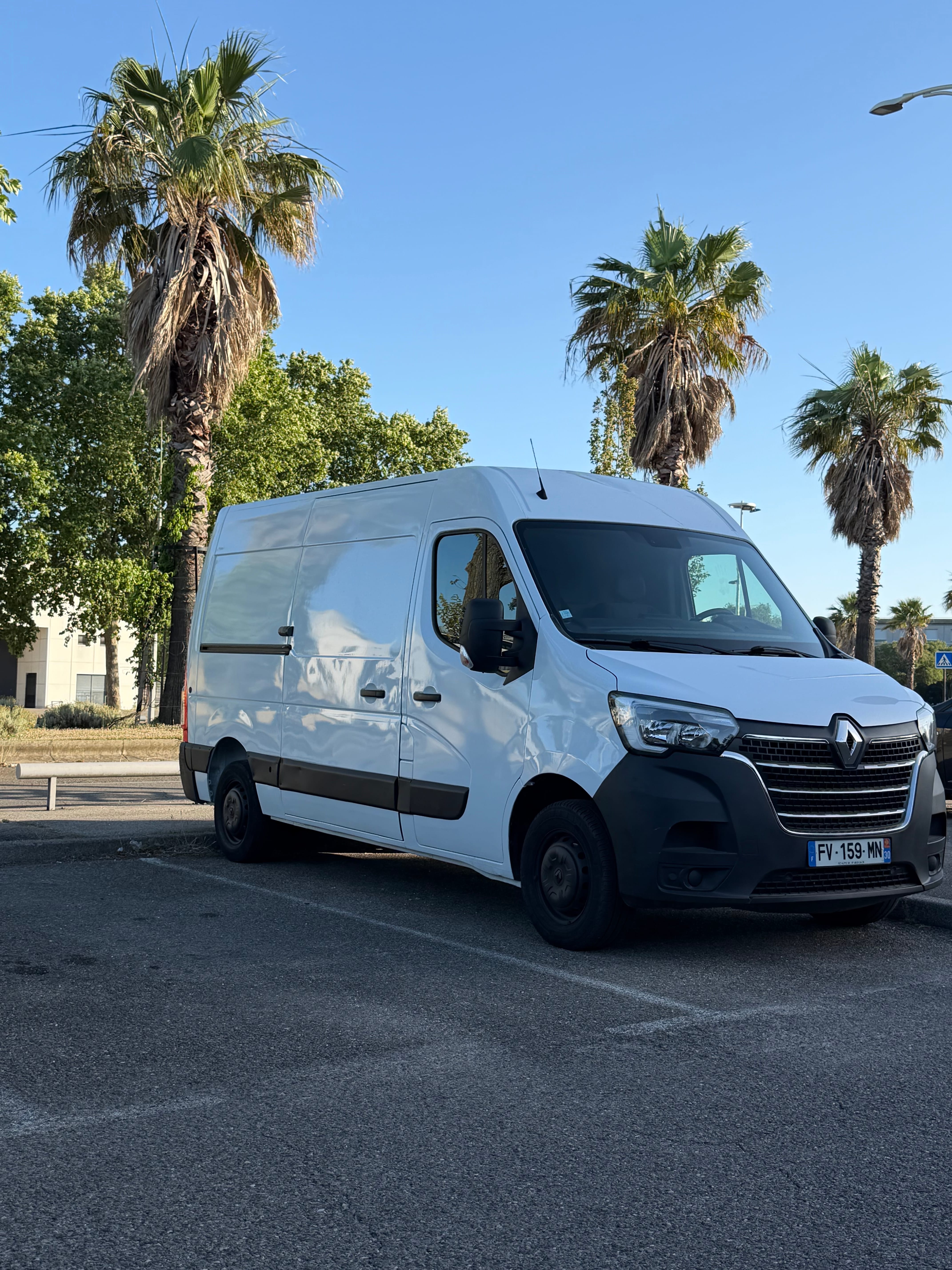 Renault Master with Air conditioning