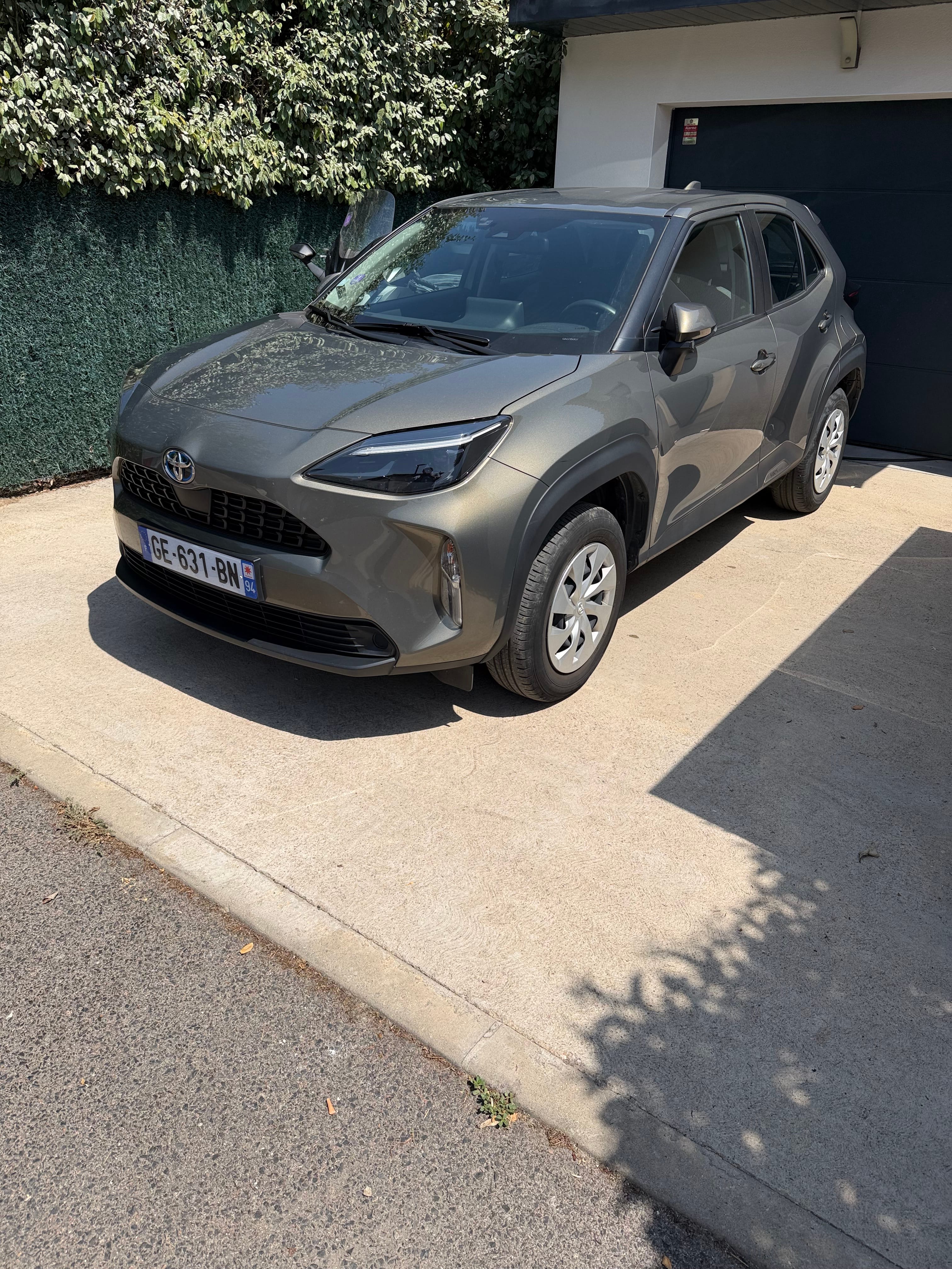 Toyota Yaris Cross Hybrid, 2022, Essence 95 / Électrique (hybride), automatique