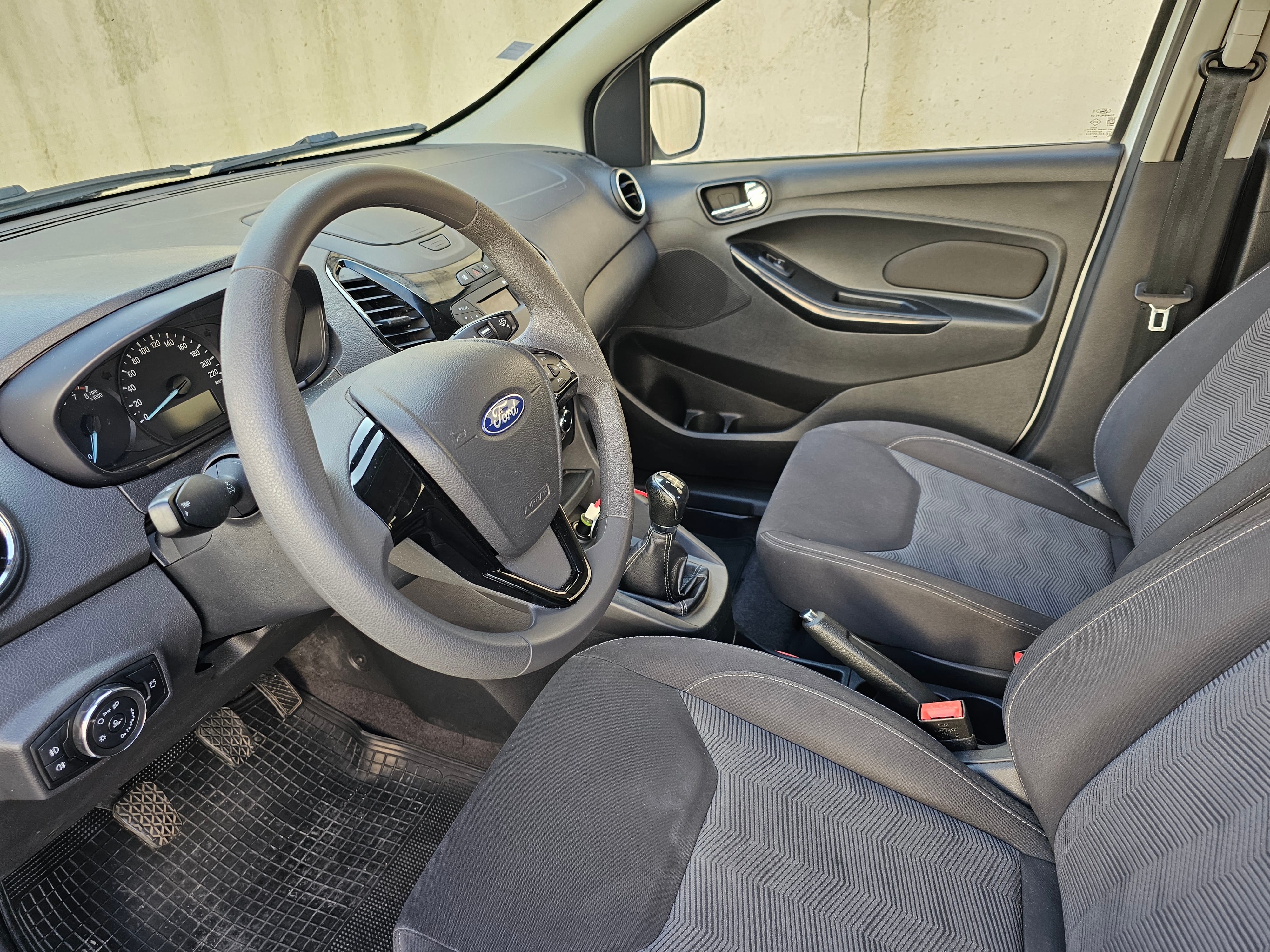 Ford KA+ 1.2 ti avec Entrée audio / iPod
