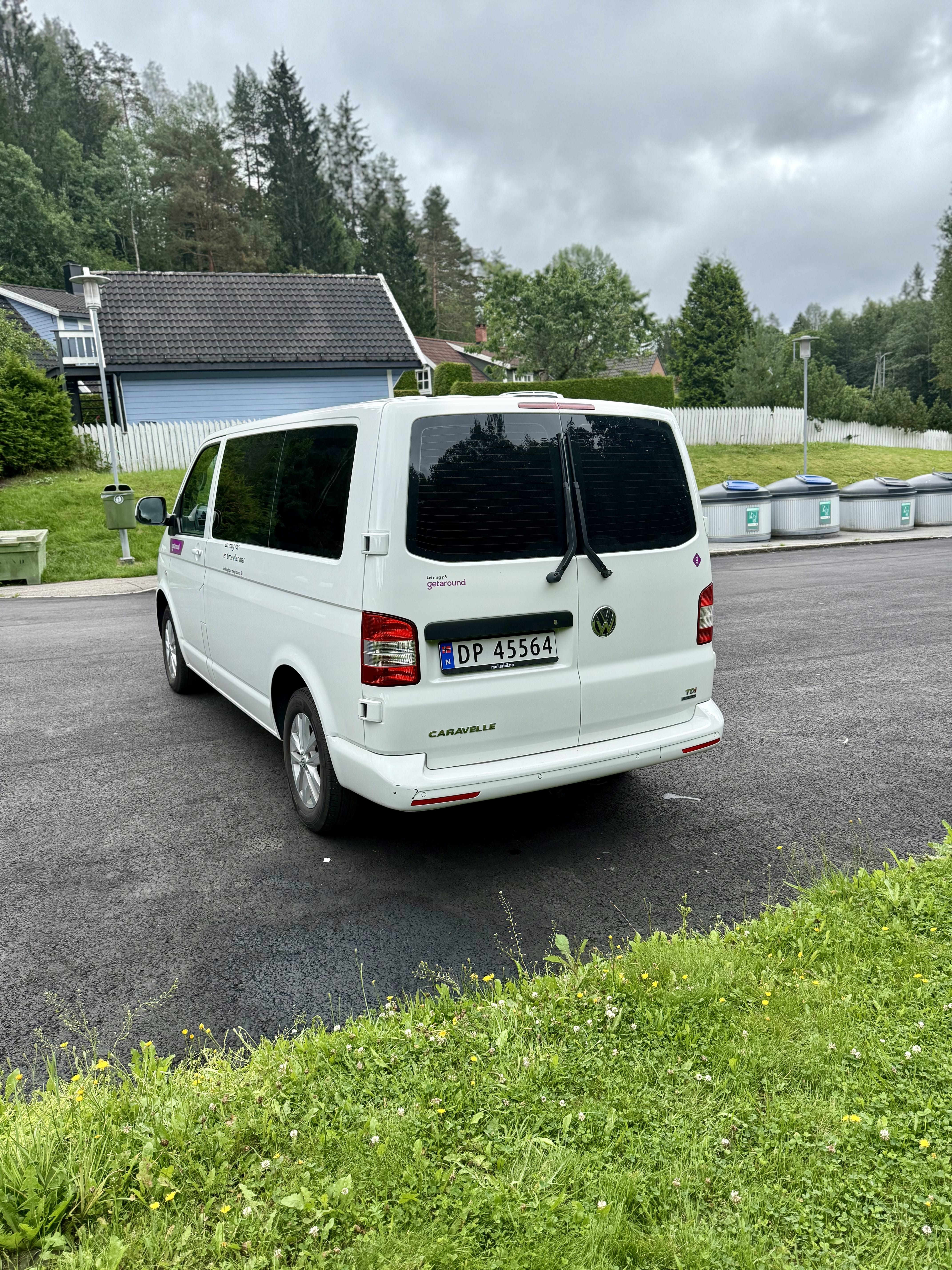 Volkswagen Caravelle 2.0 Tdi 9 seter med automatgir med Cruisekontroll