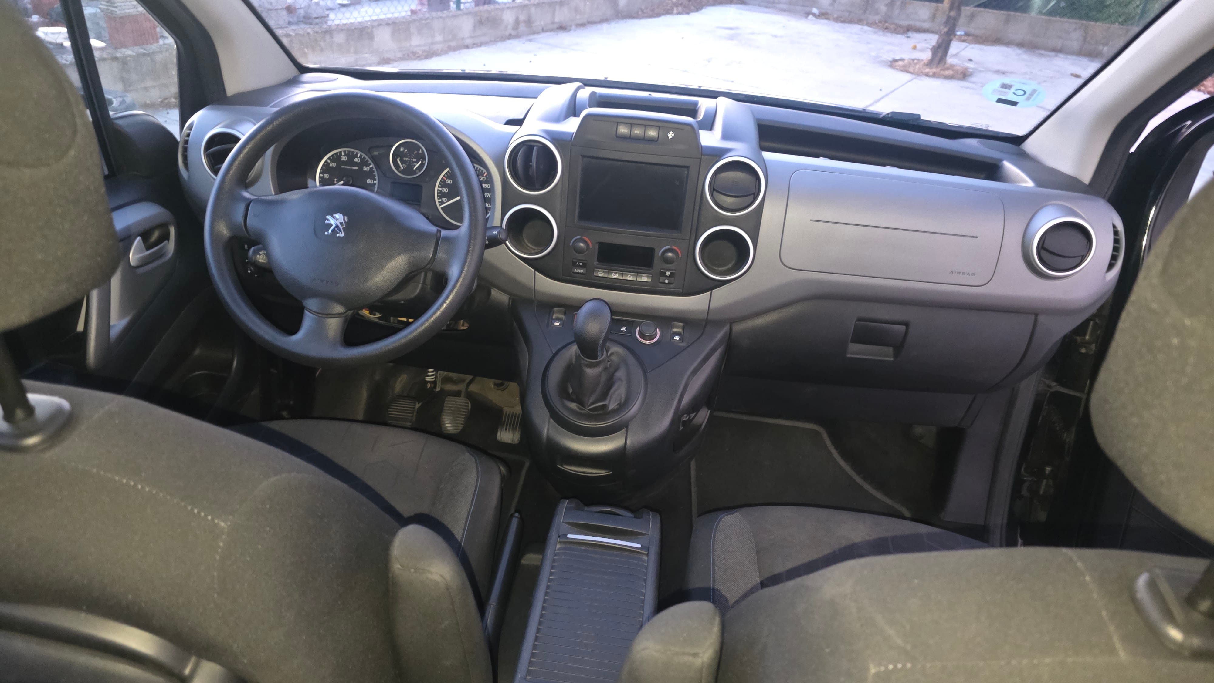 Peugeot Partner Tepee con GPS
