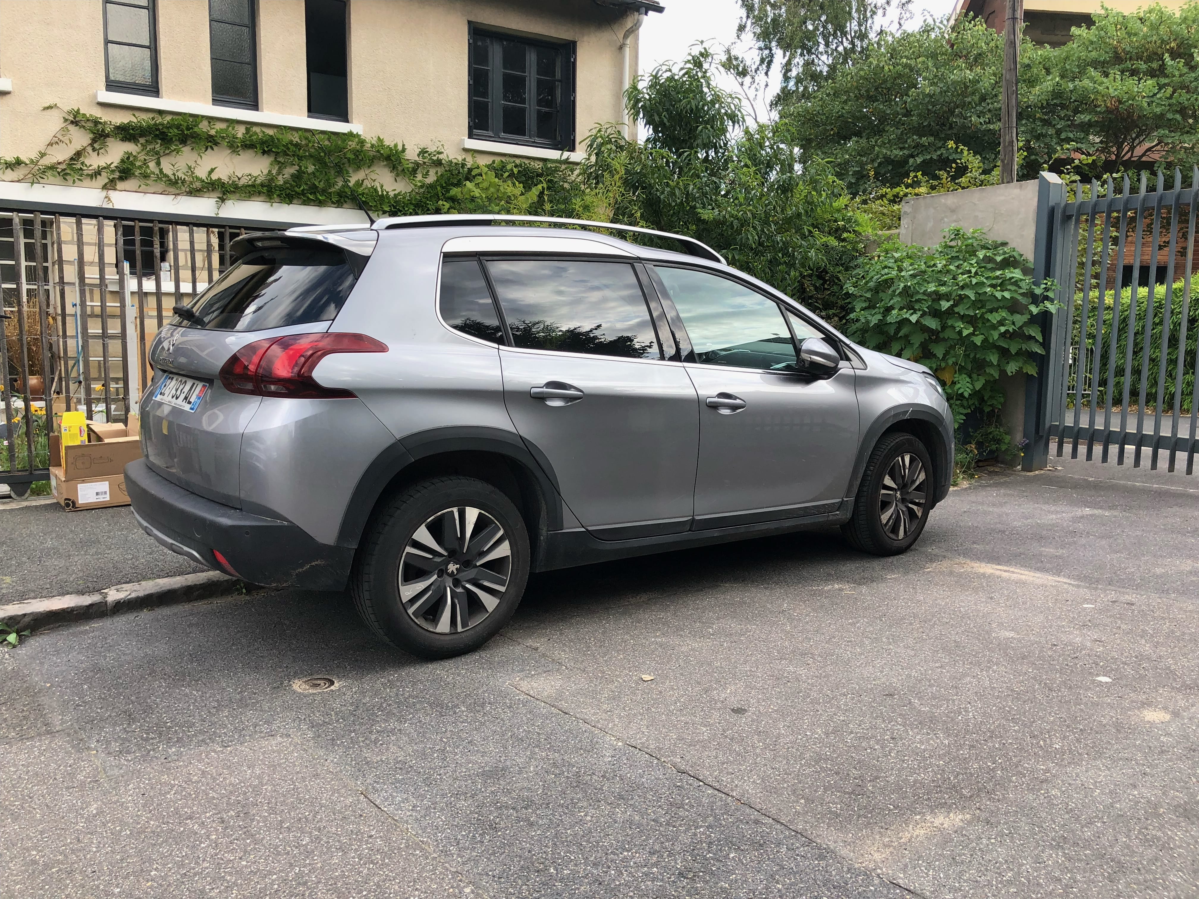 Peugeot 2008 avec GPS