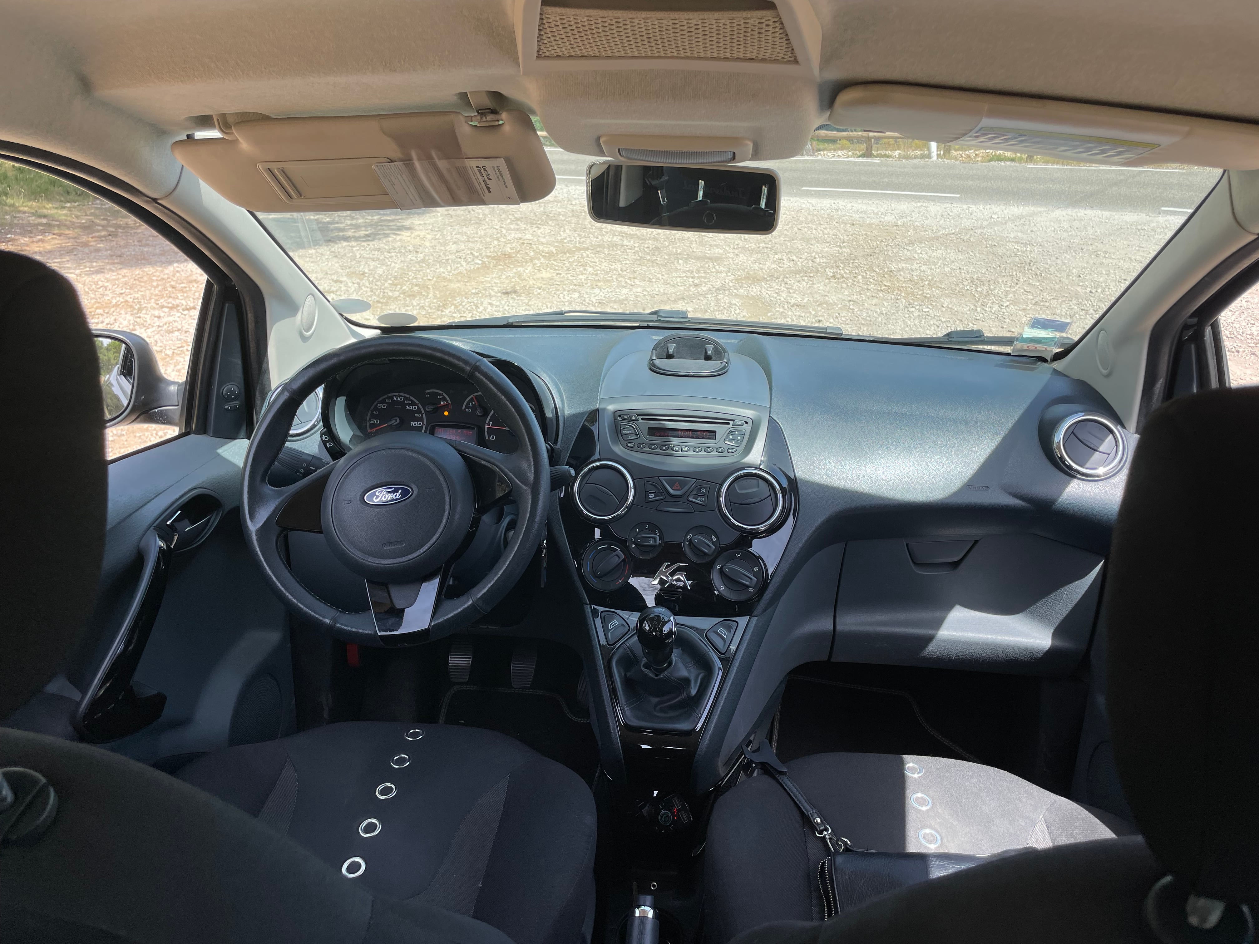 Ford Ka avec Entrée audio / iPod