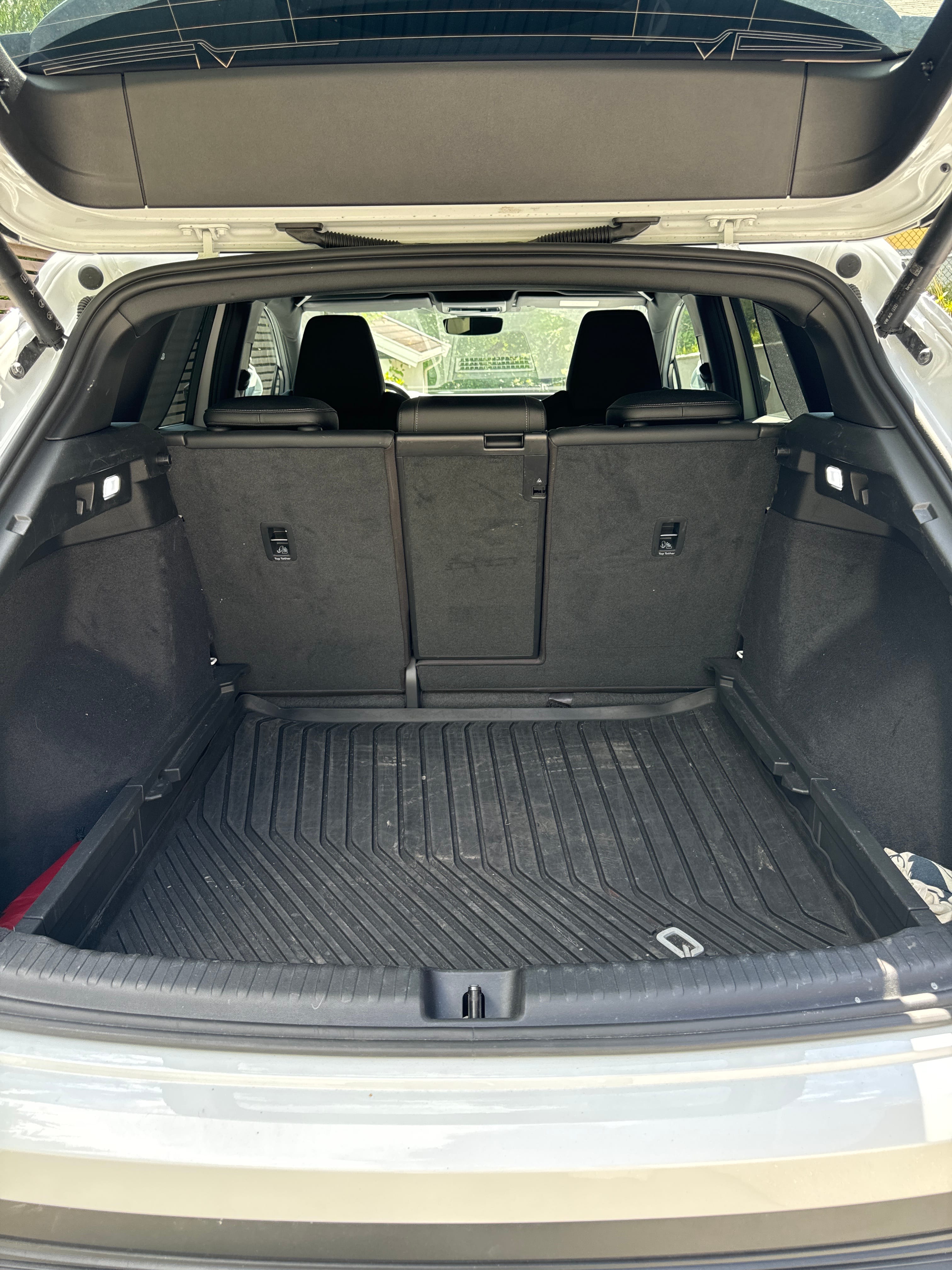 Audi Q4 50 e-tron quattro (AWD) mit Kindersitz