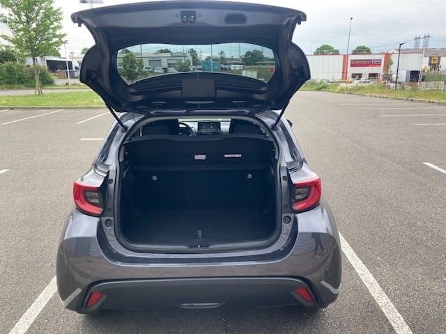 Toyota Yaris Hybride avec Siège bébé