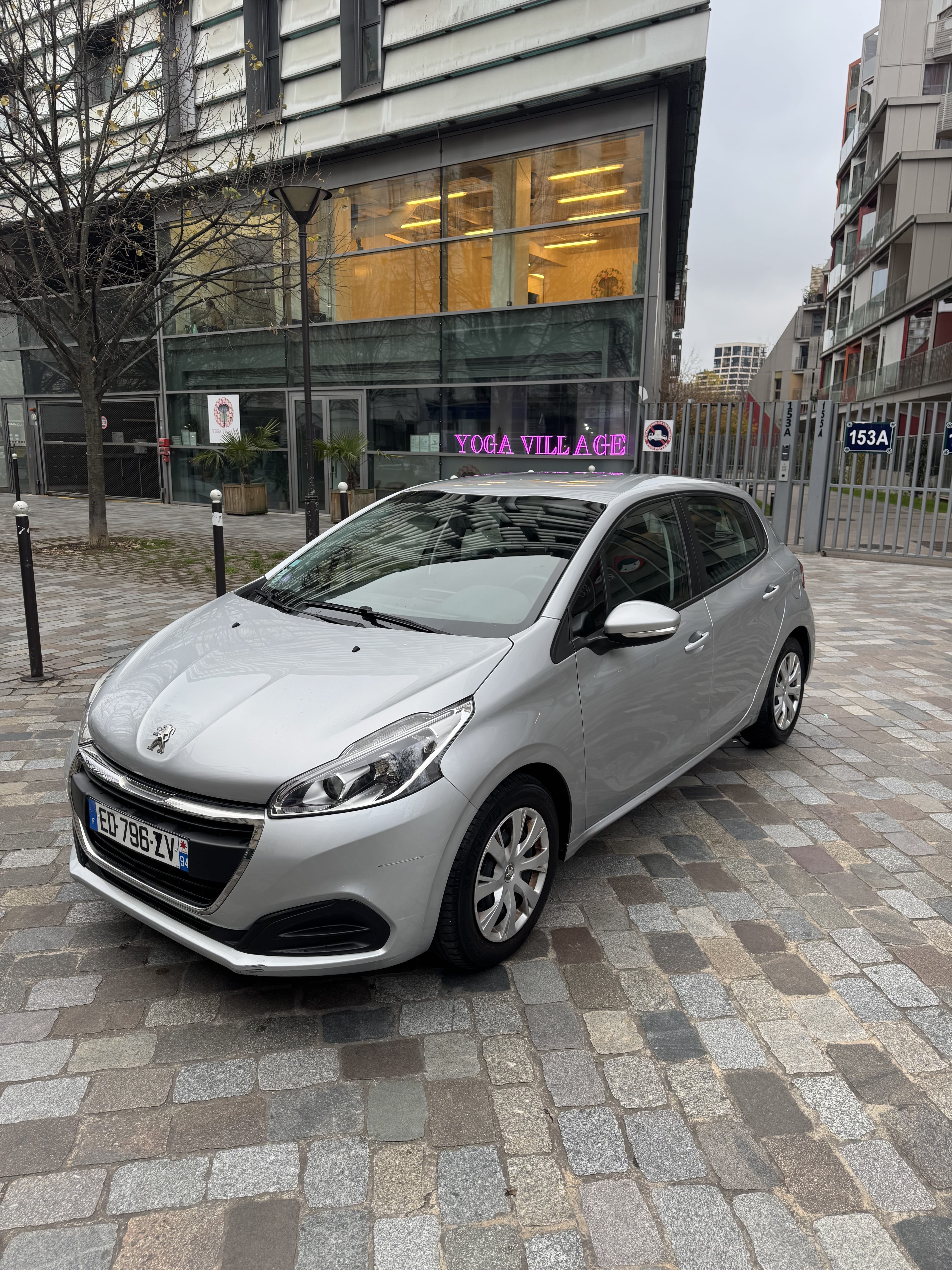 Peugeot 208 2016, 2016, Essence 95