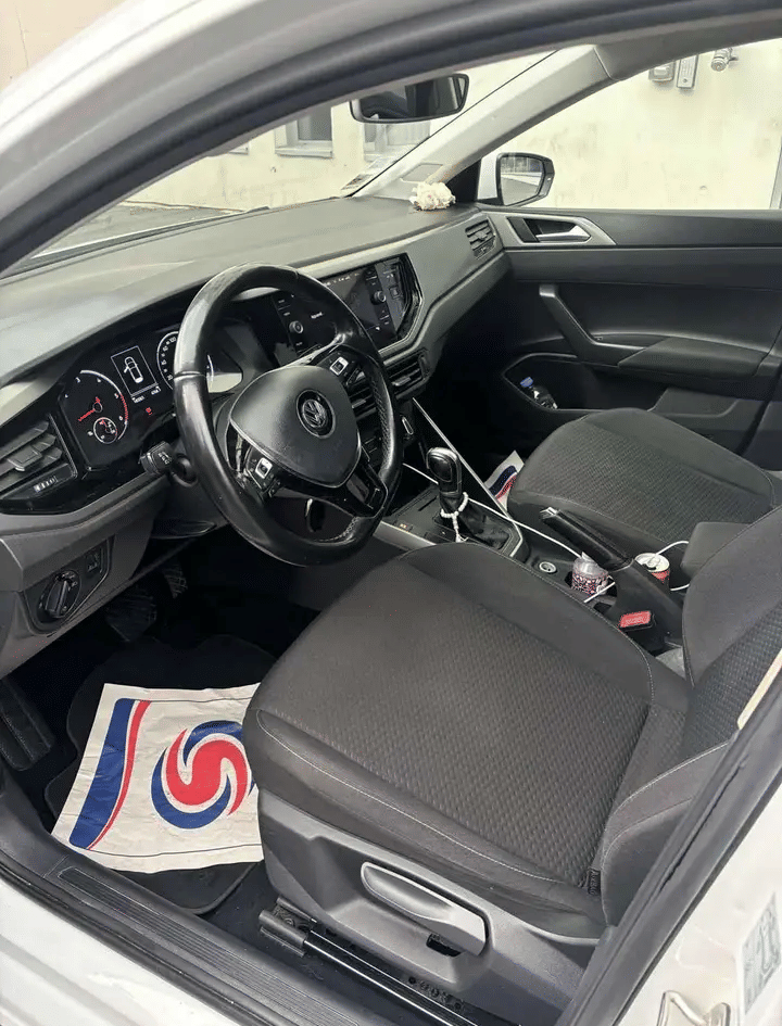 Volkswagen Polo avec Caméra de recul