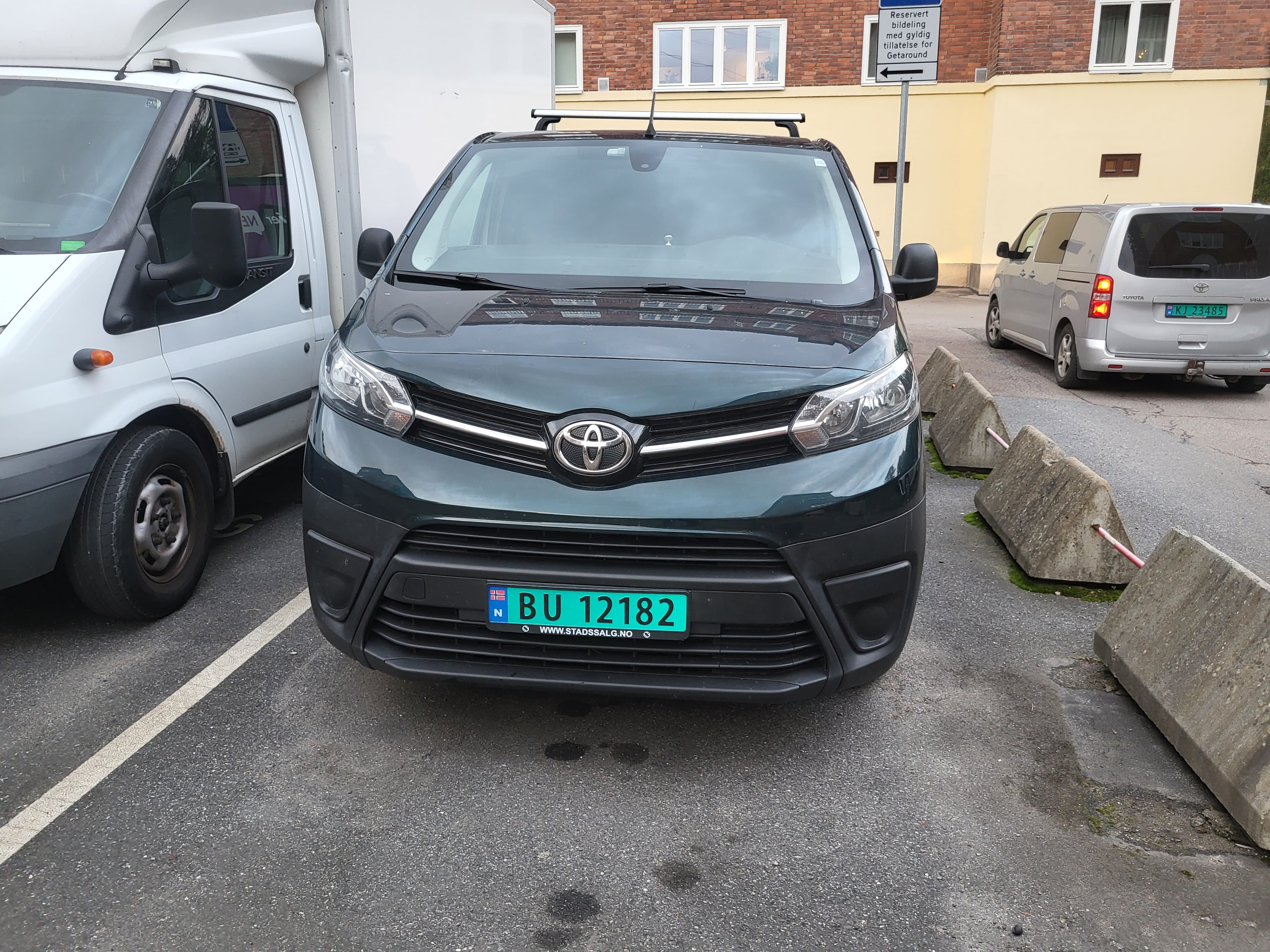 Toyota Proace Varebil mit Anhängerkupplung