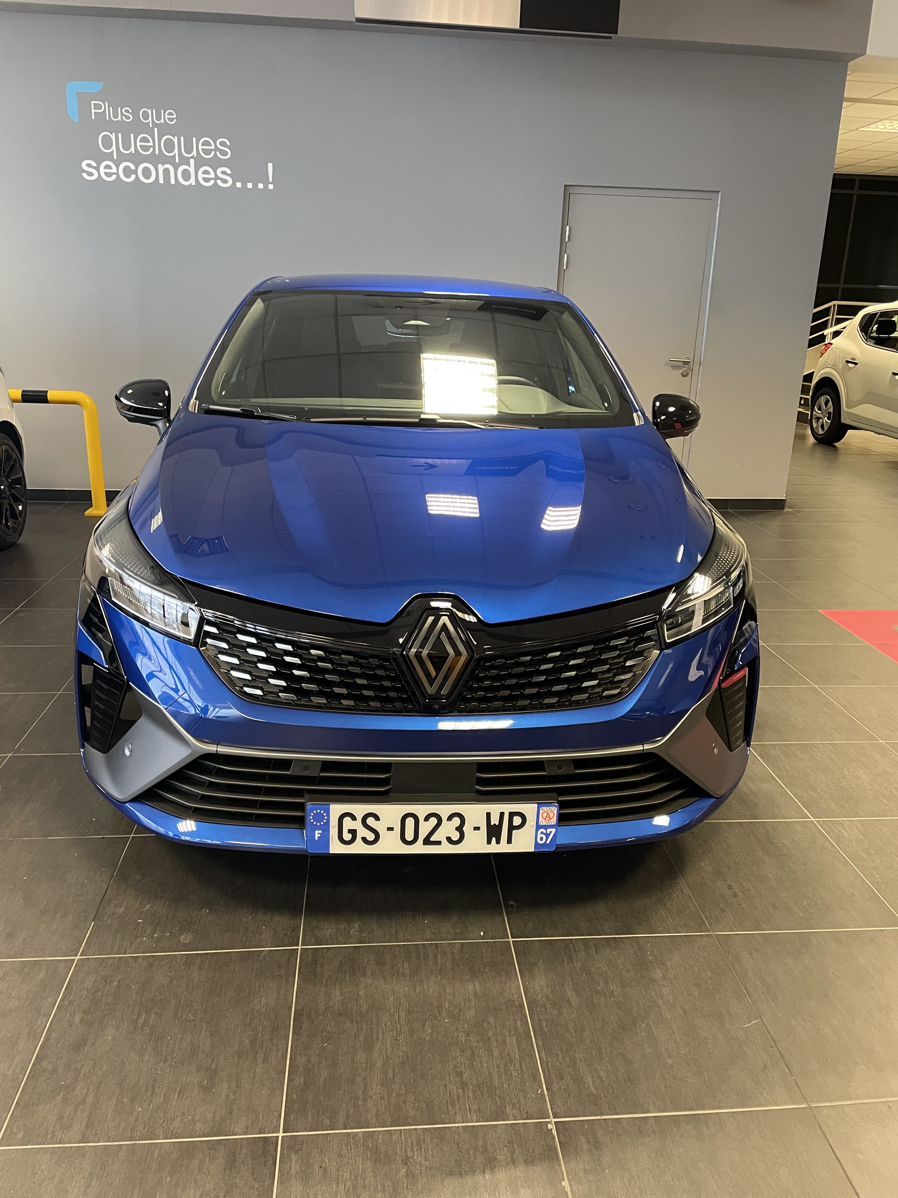 Renault Clio, 2023, Essence 98 / Électrique (hybride), automatique