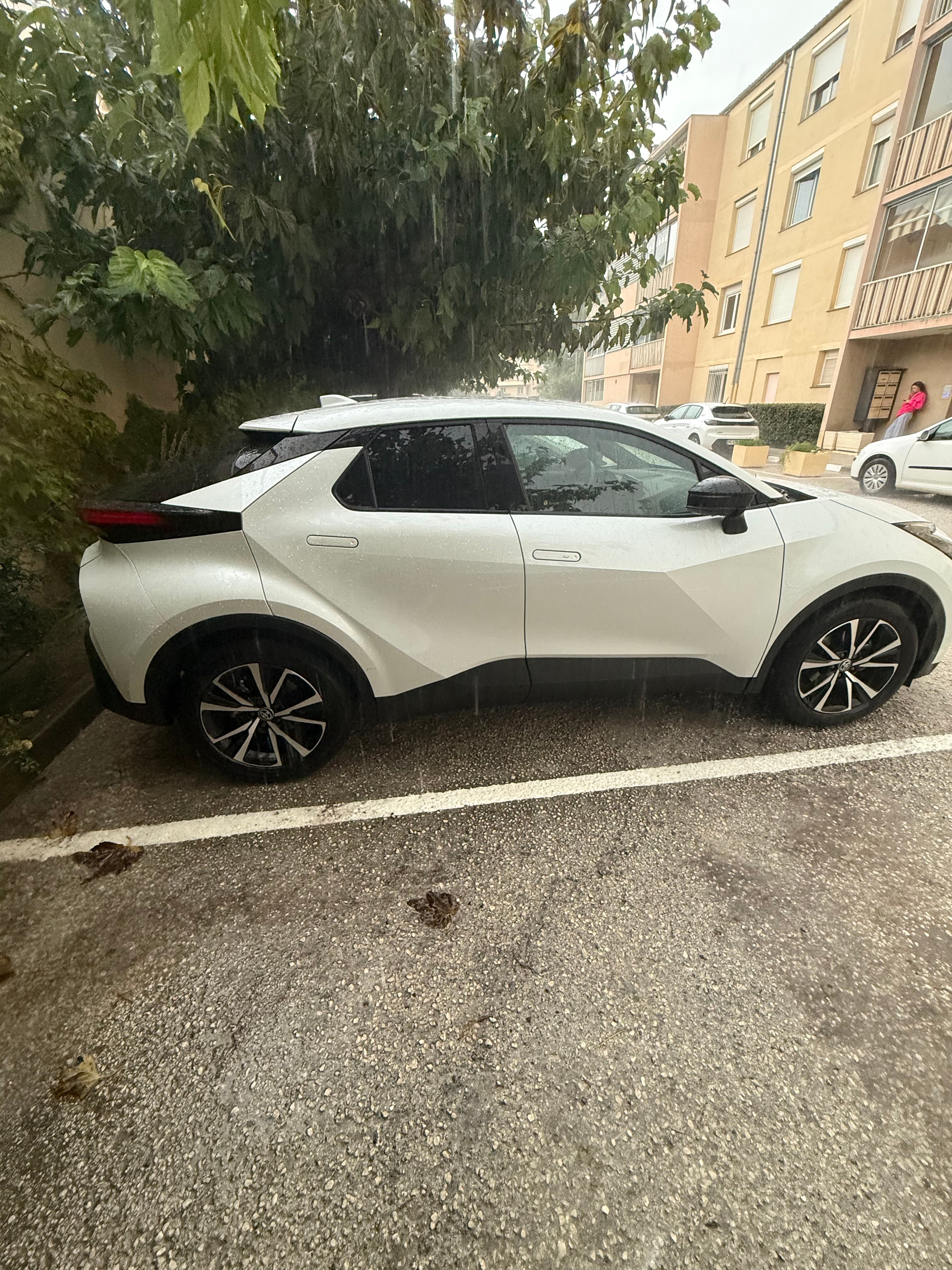 Toyota C-HR Hybrid avec Climatisation