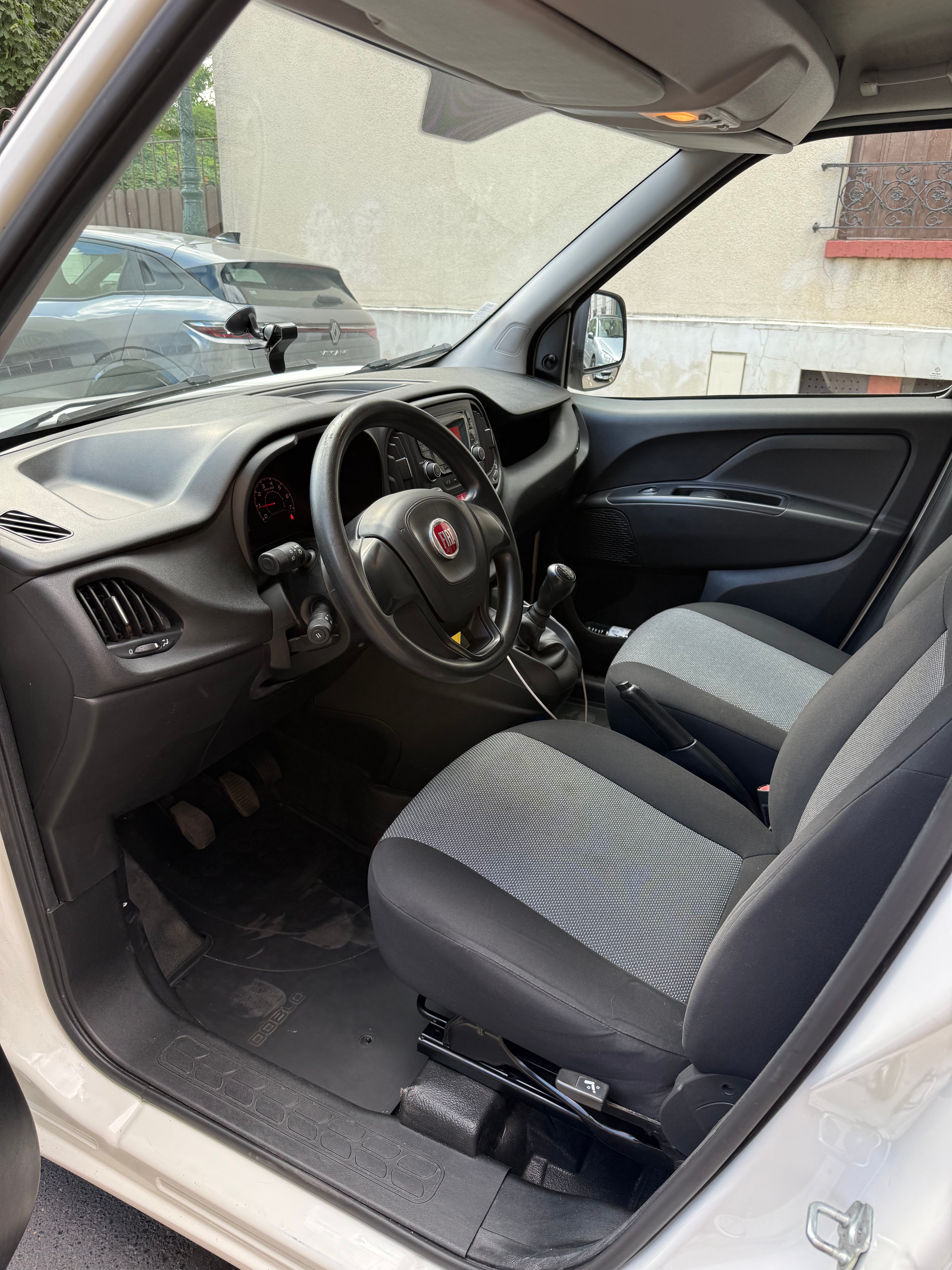 Fiat Doblo Cargo avec Audio Bluetooth