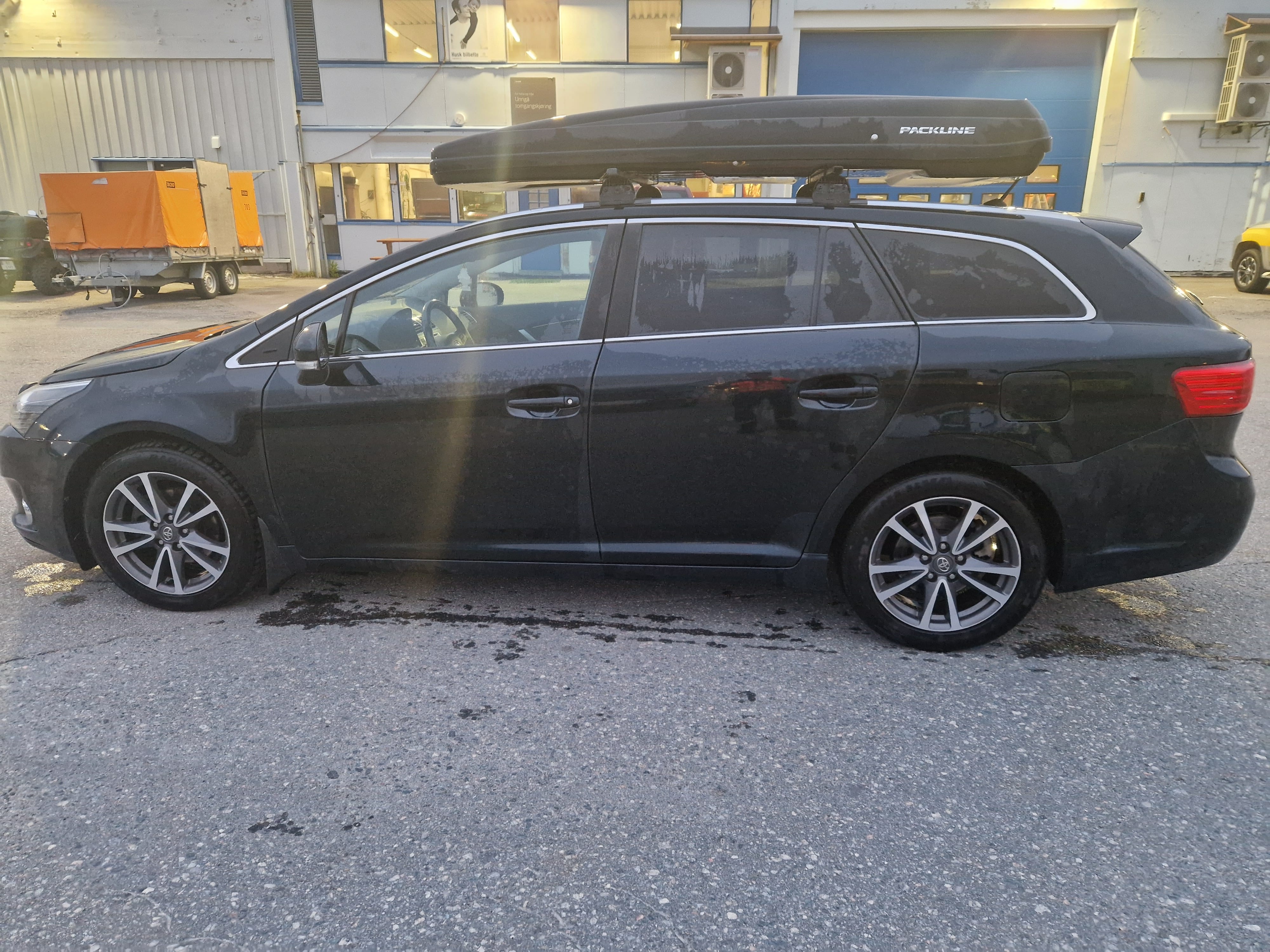 Toyota Avensis med Cruisekontroll