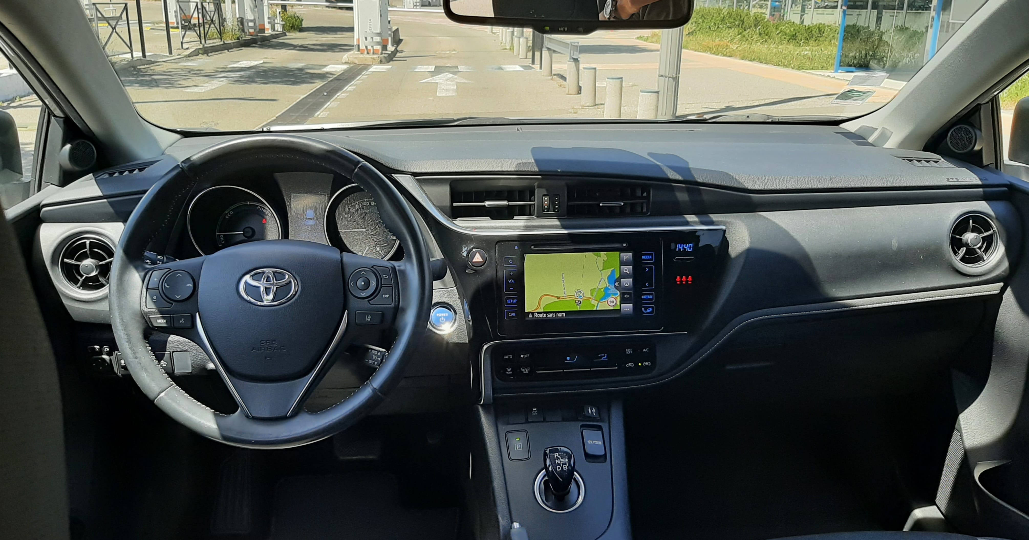 Toyota Auris with Cruise control
