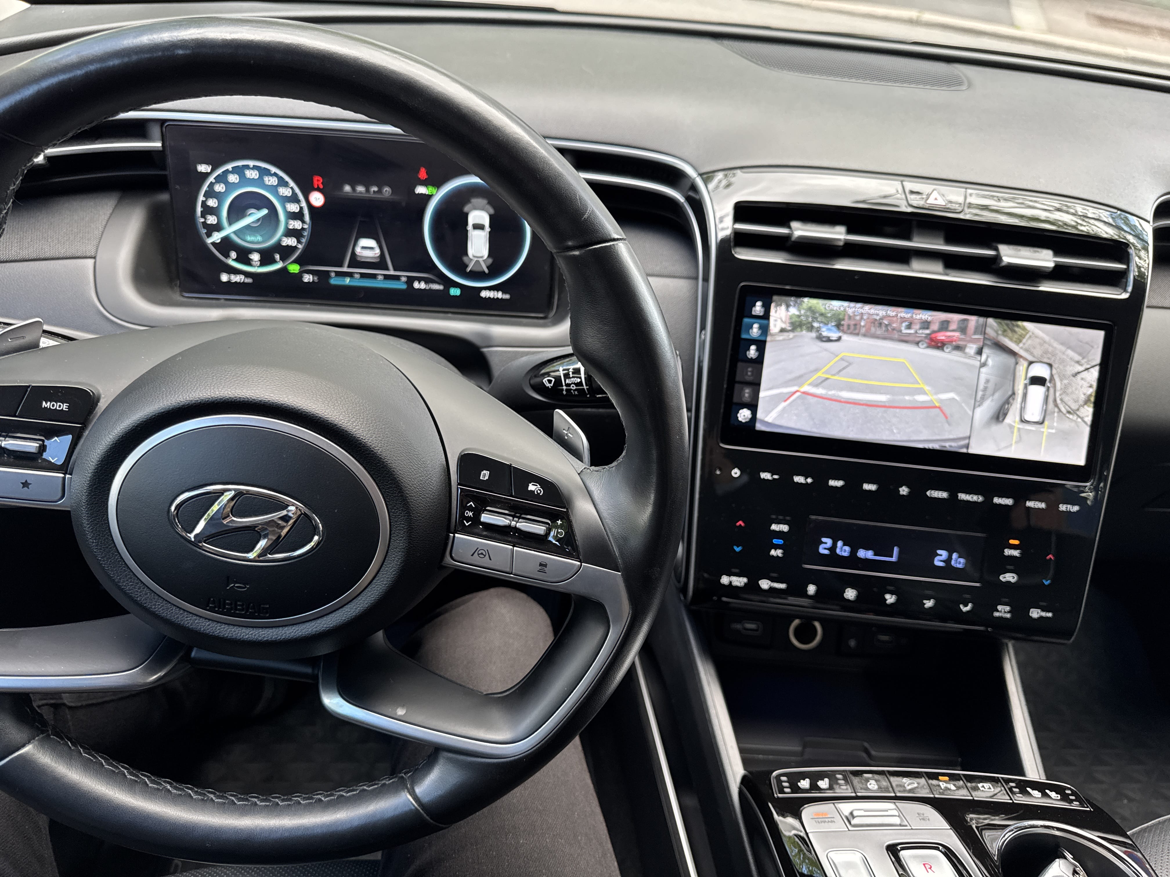 Hyundai Tucson Hybrid Limited with Bluetooth audio