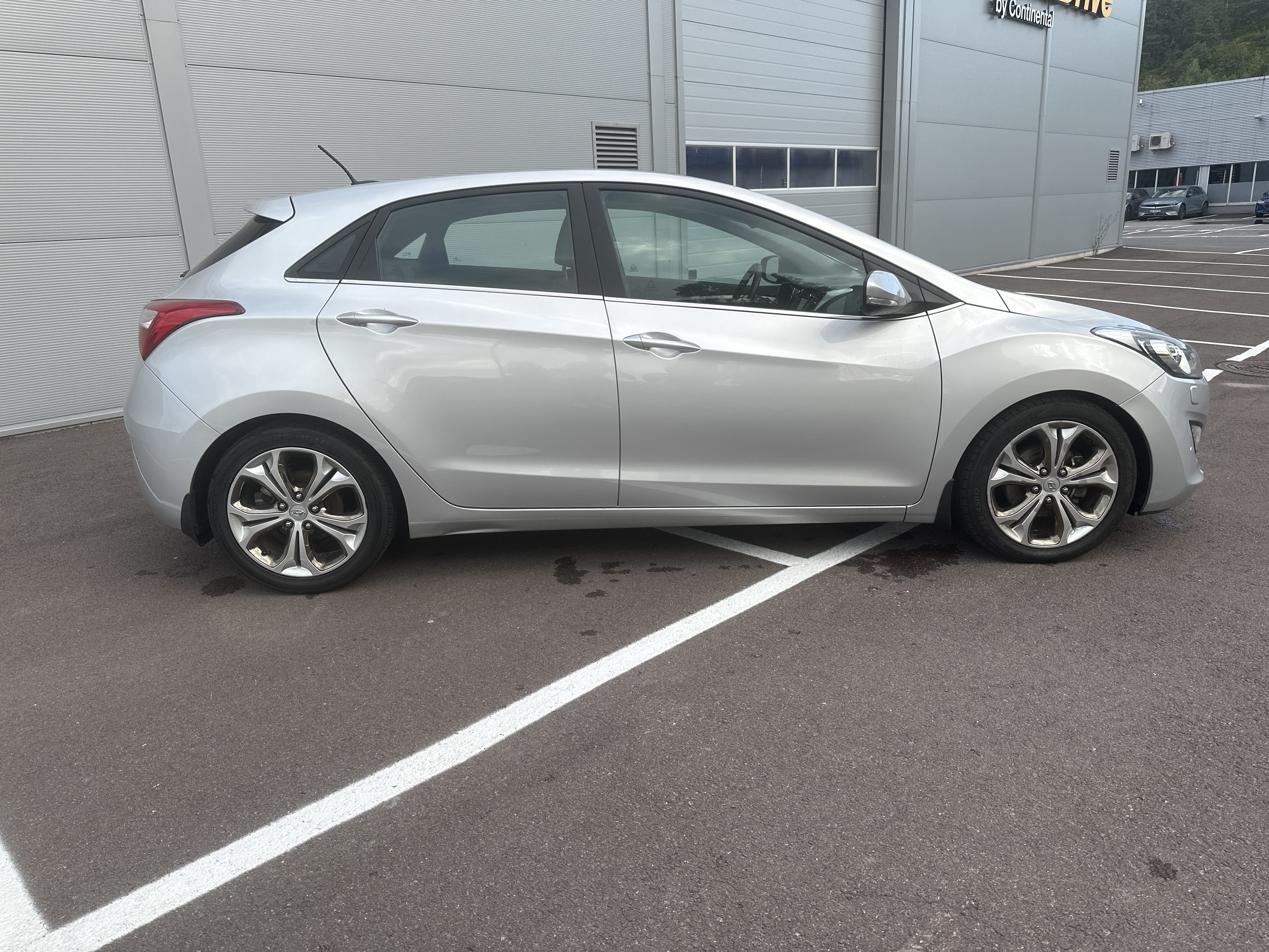 Hyundai i30 with Air conditioning