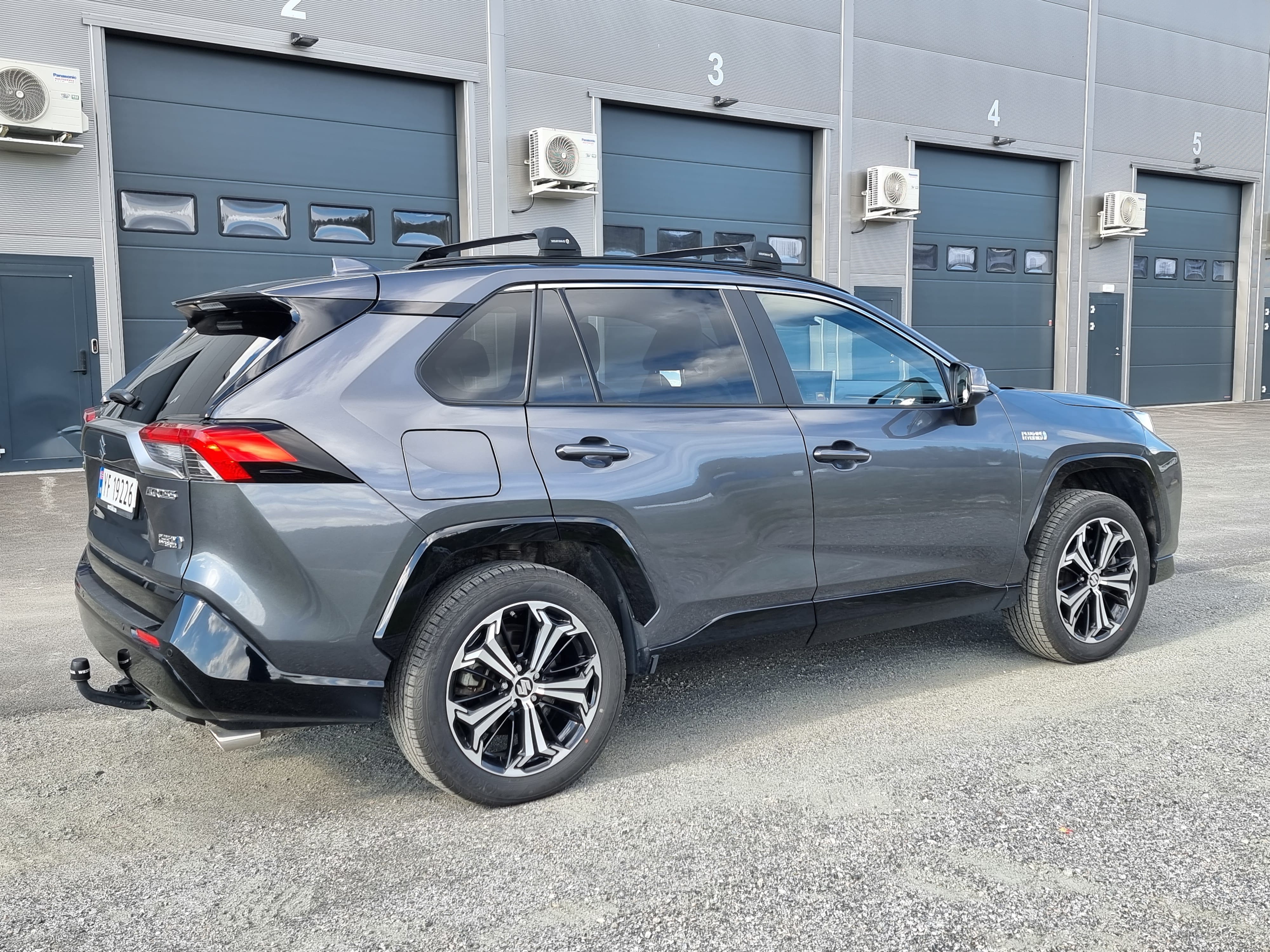 Suzuki Across Plug-in Hybrid (RAV4) med Aircondition