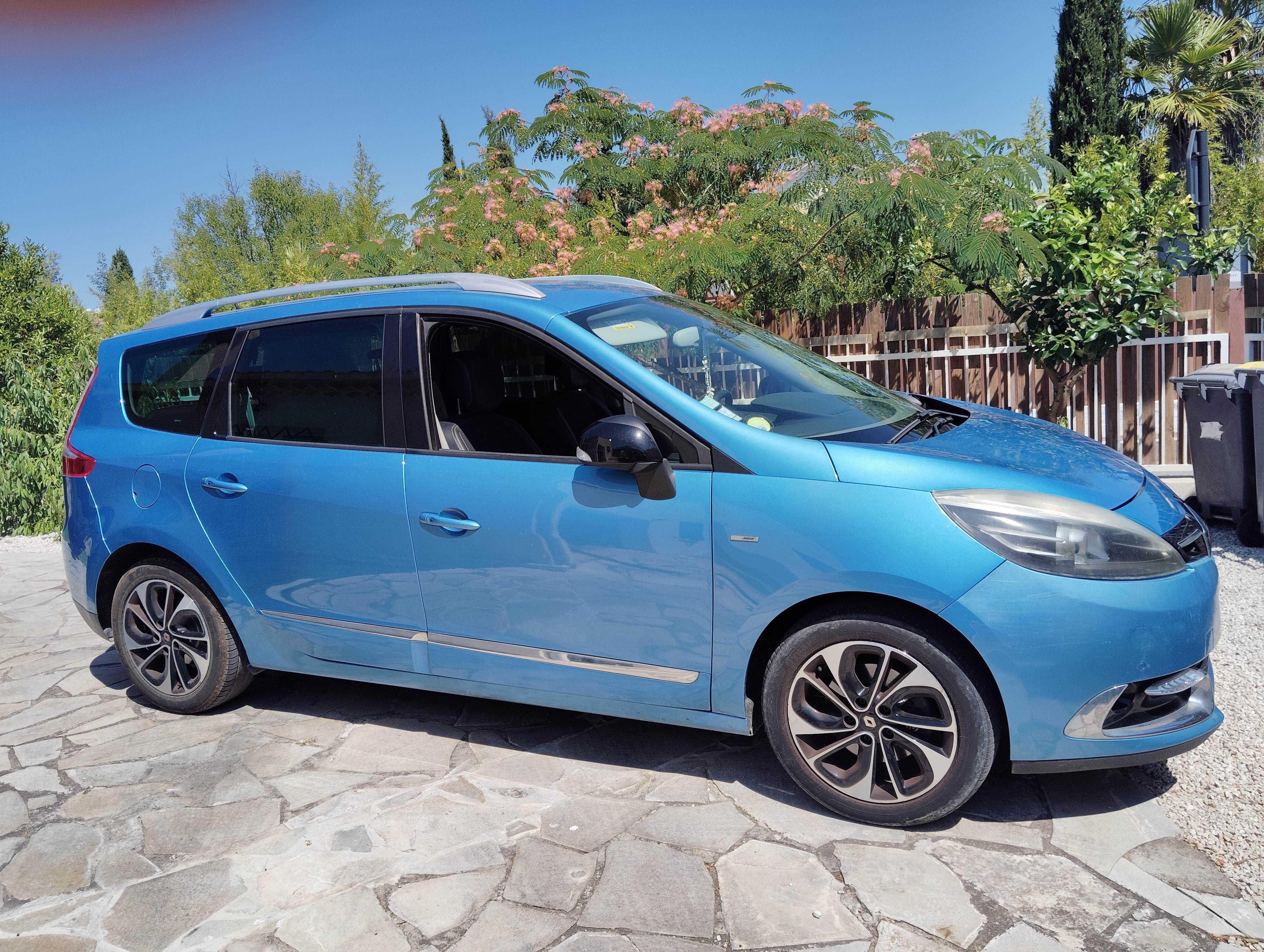 Renault Grand Scenic avec Climatisation