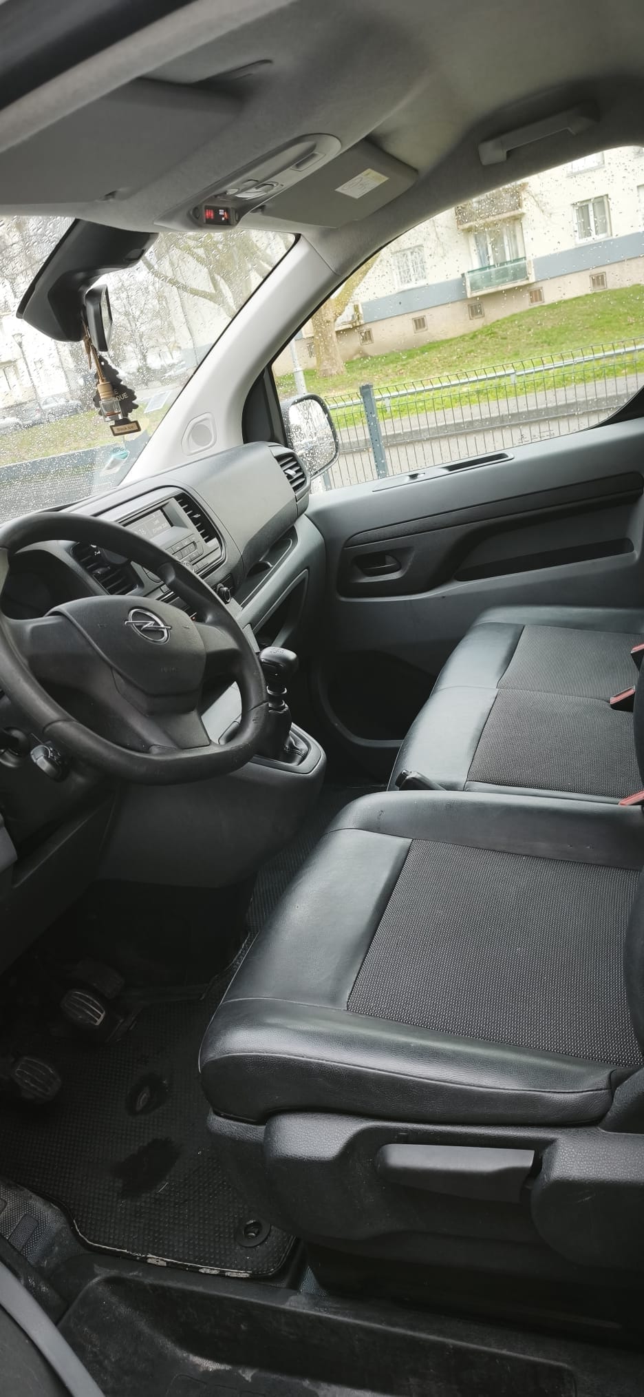 Opel Vivaro avec Audio Bluetooth