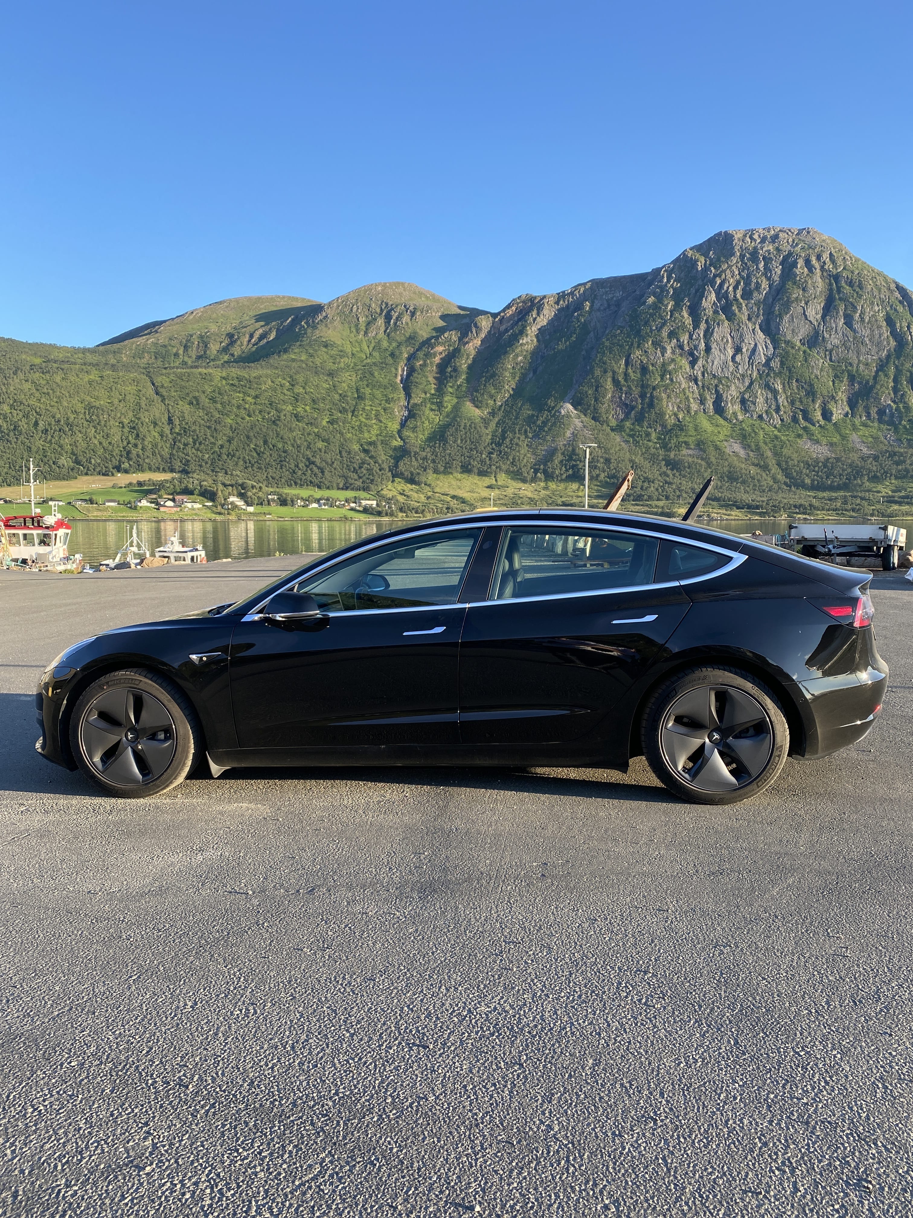Tesla Model 3 Long Range Dual Engine med Aircondition