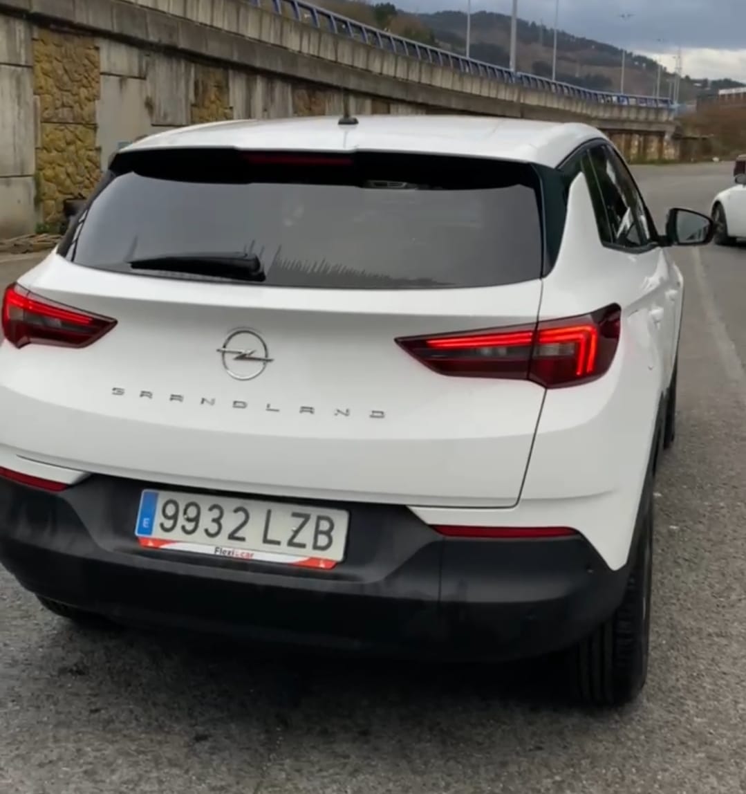 Opel Grandland 1.5 CdTi con GPS